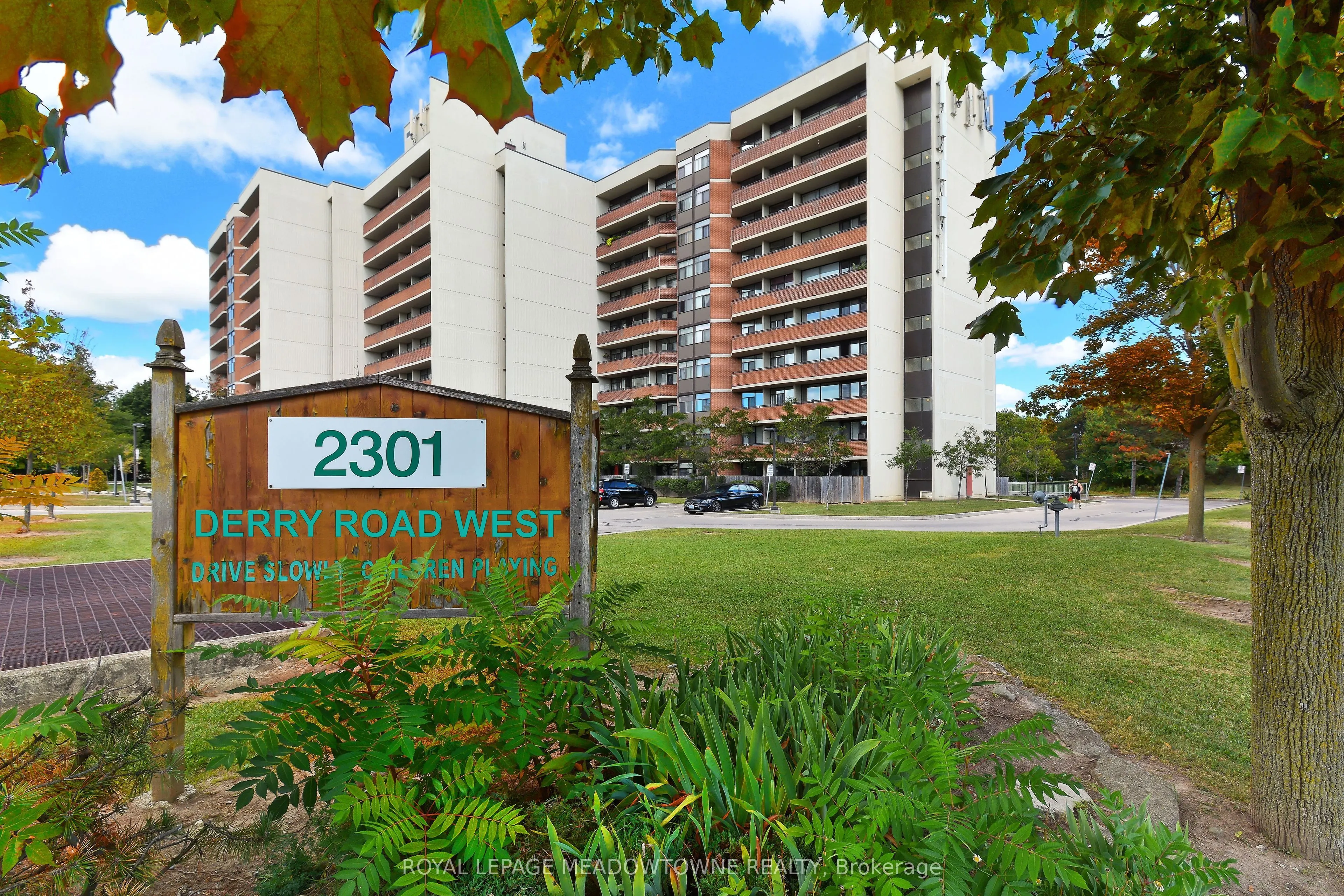 2301 Derry Road W ##806