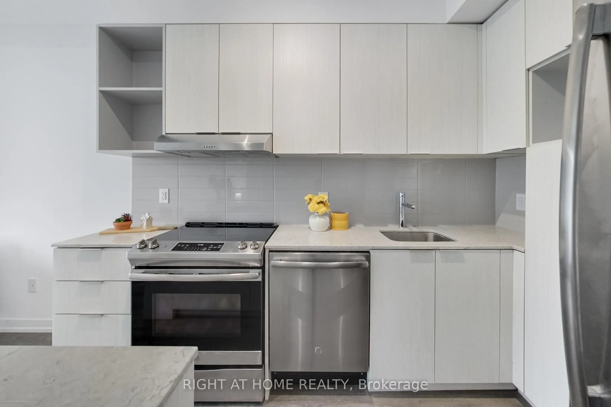 2520 Eglinton Avenue W #1602