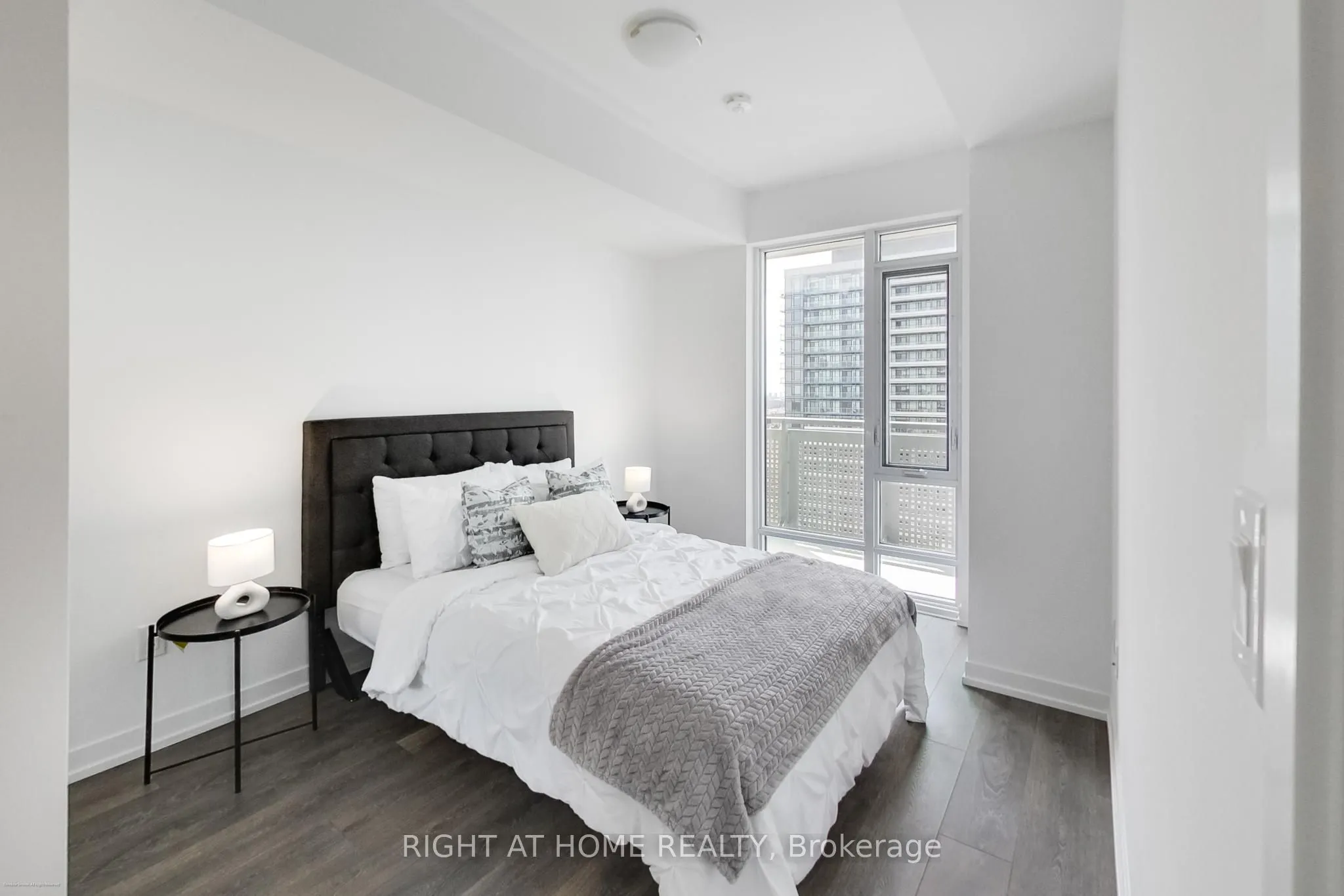2520 Eglinton Avenue W #1602