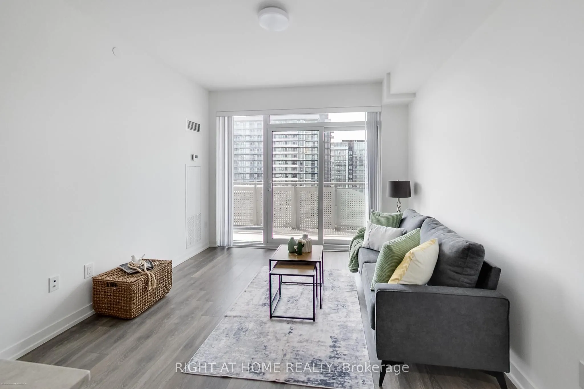 2520 Eglinton Avenue W #1602