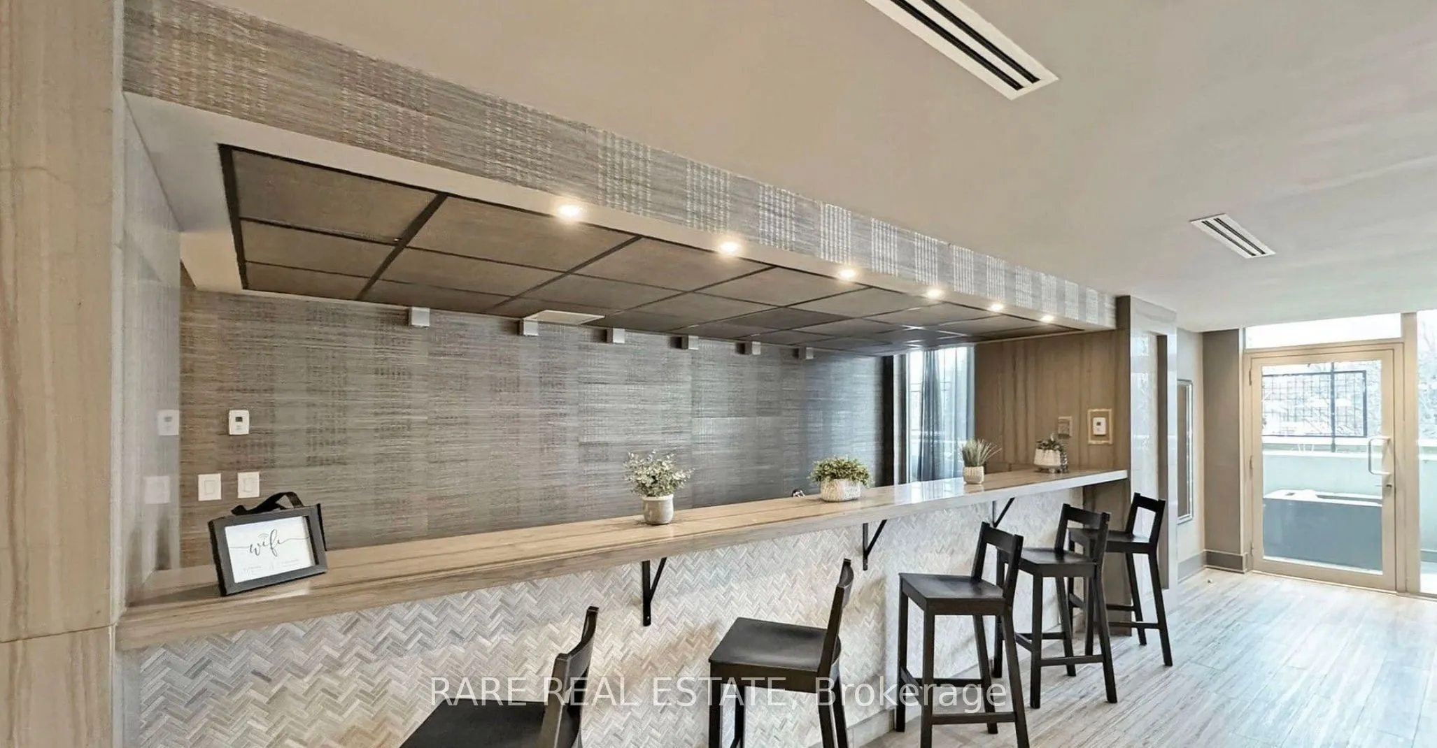 1638 Bloor Street W #607