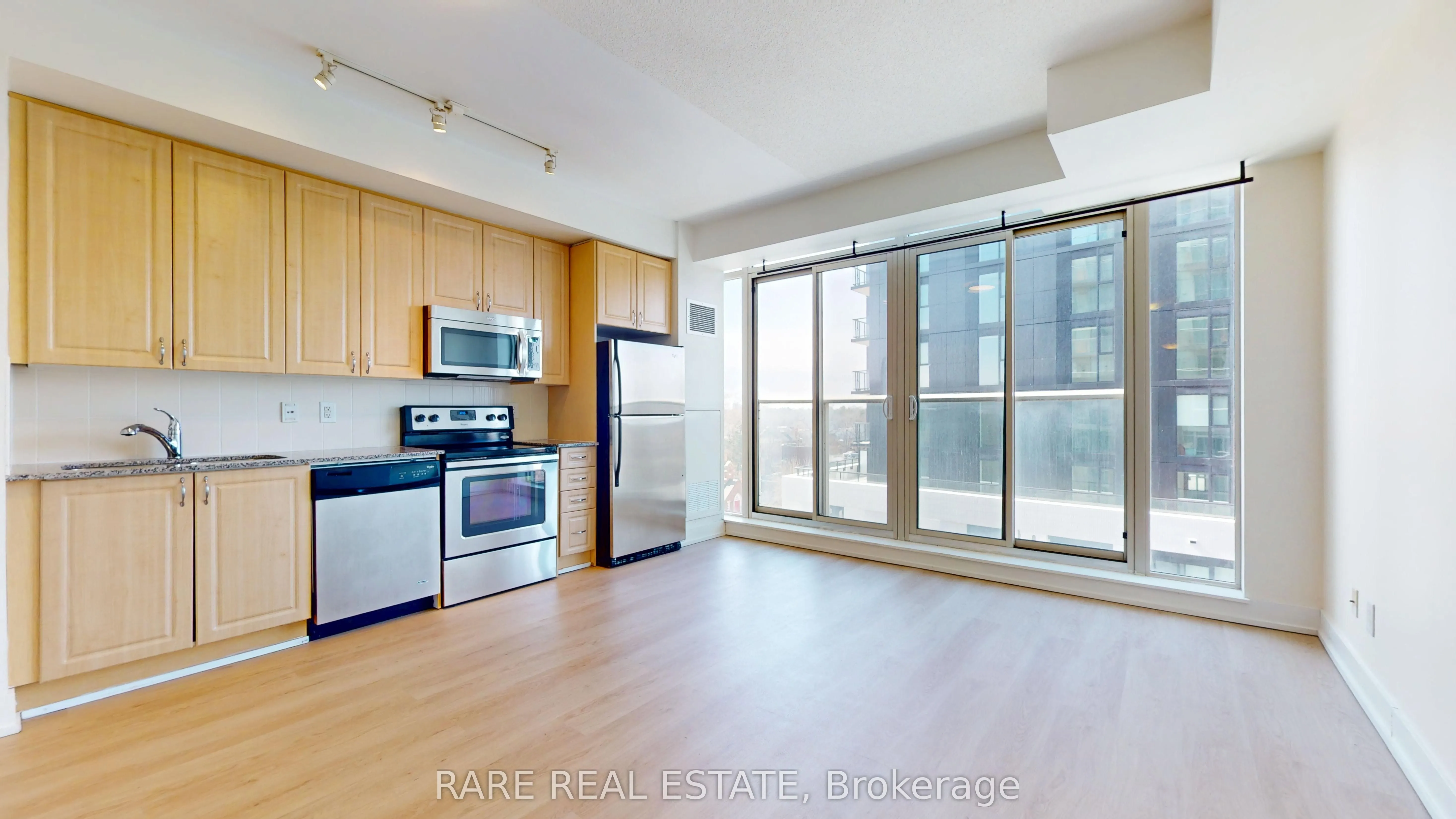 1638 Bloor Street W #607