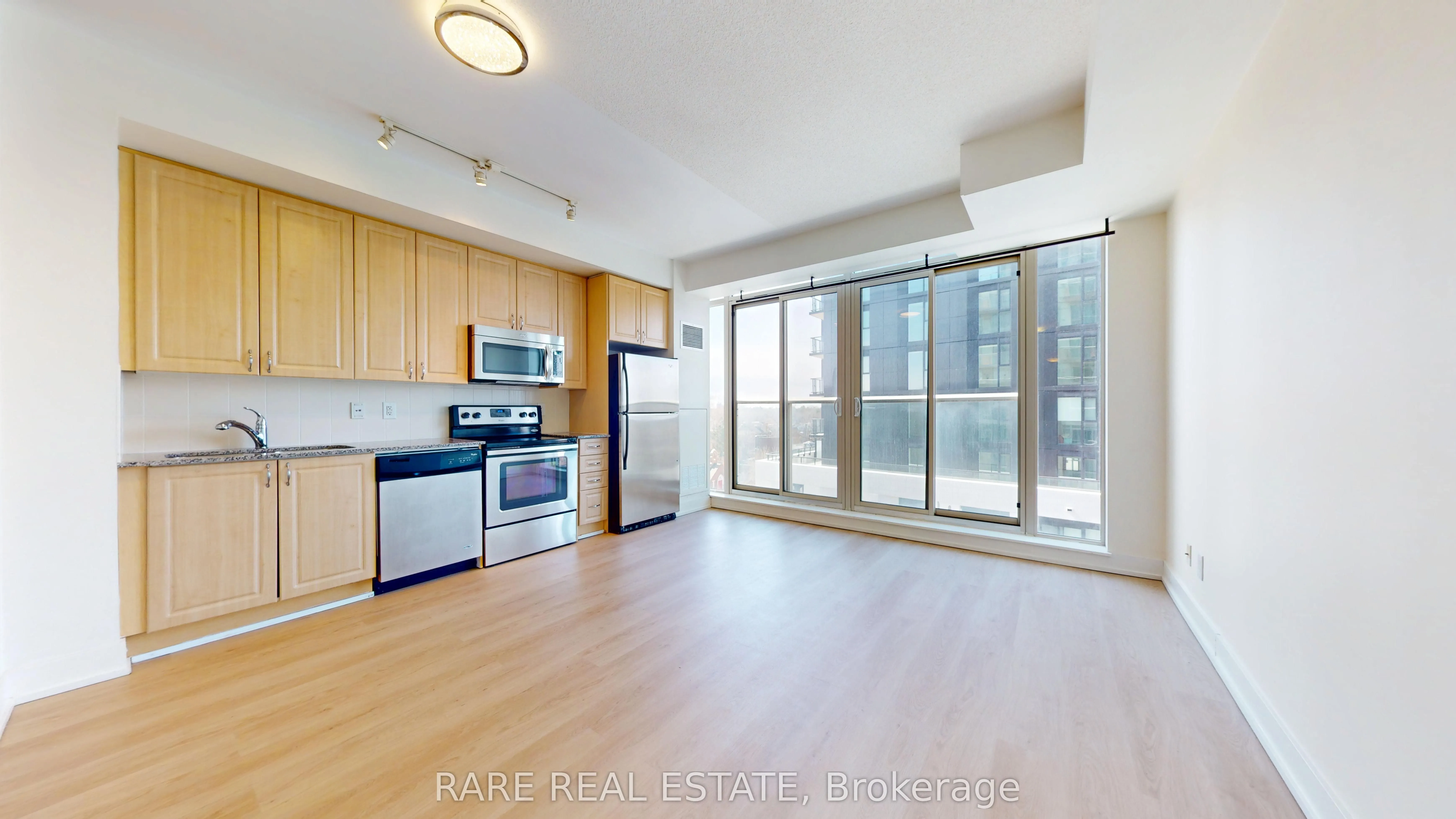 1638 Bloor Street W #607