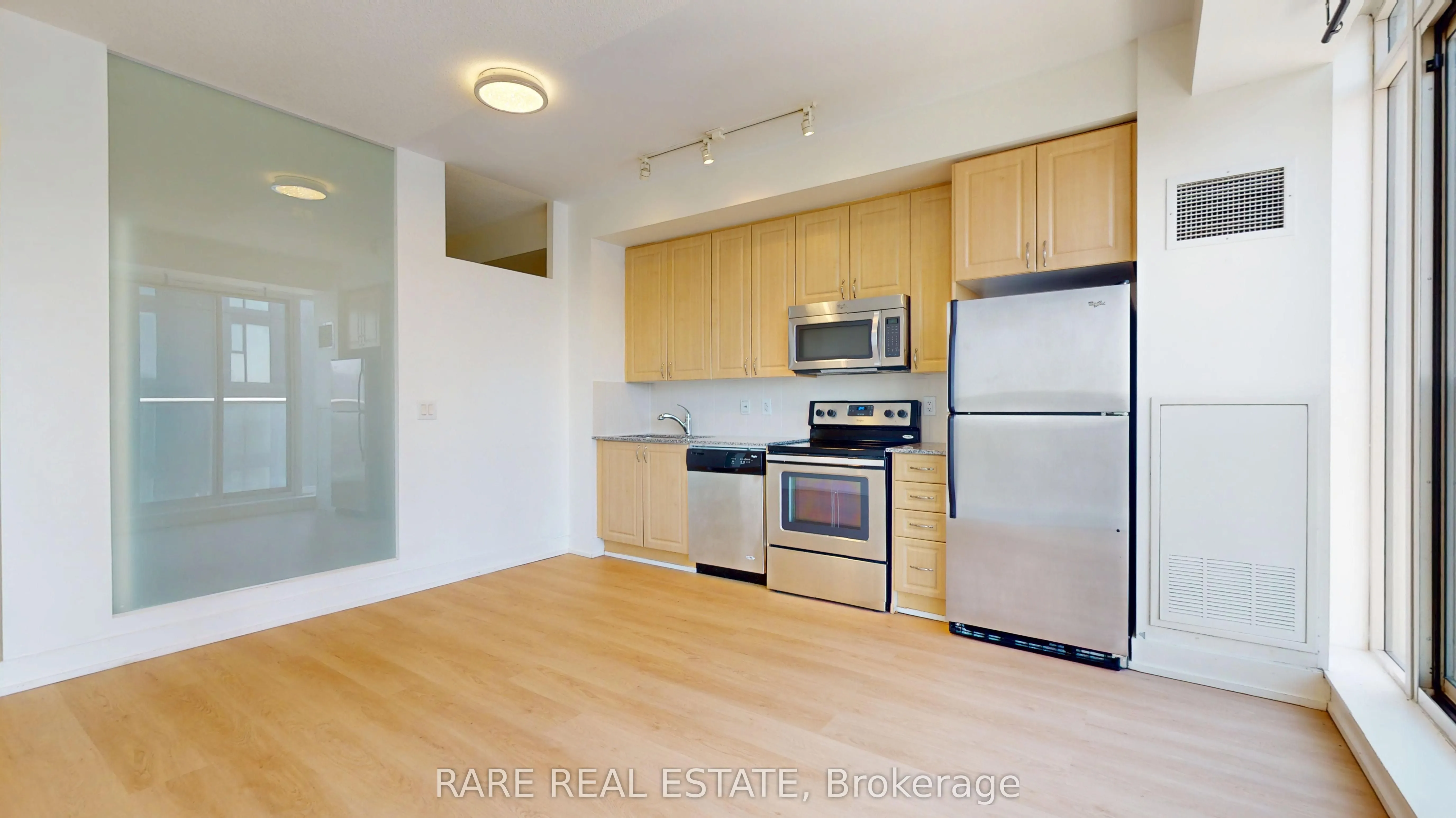 1638 Bloor Street W #607