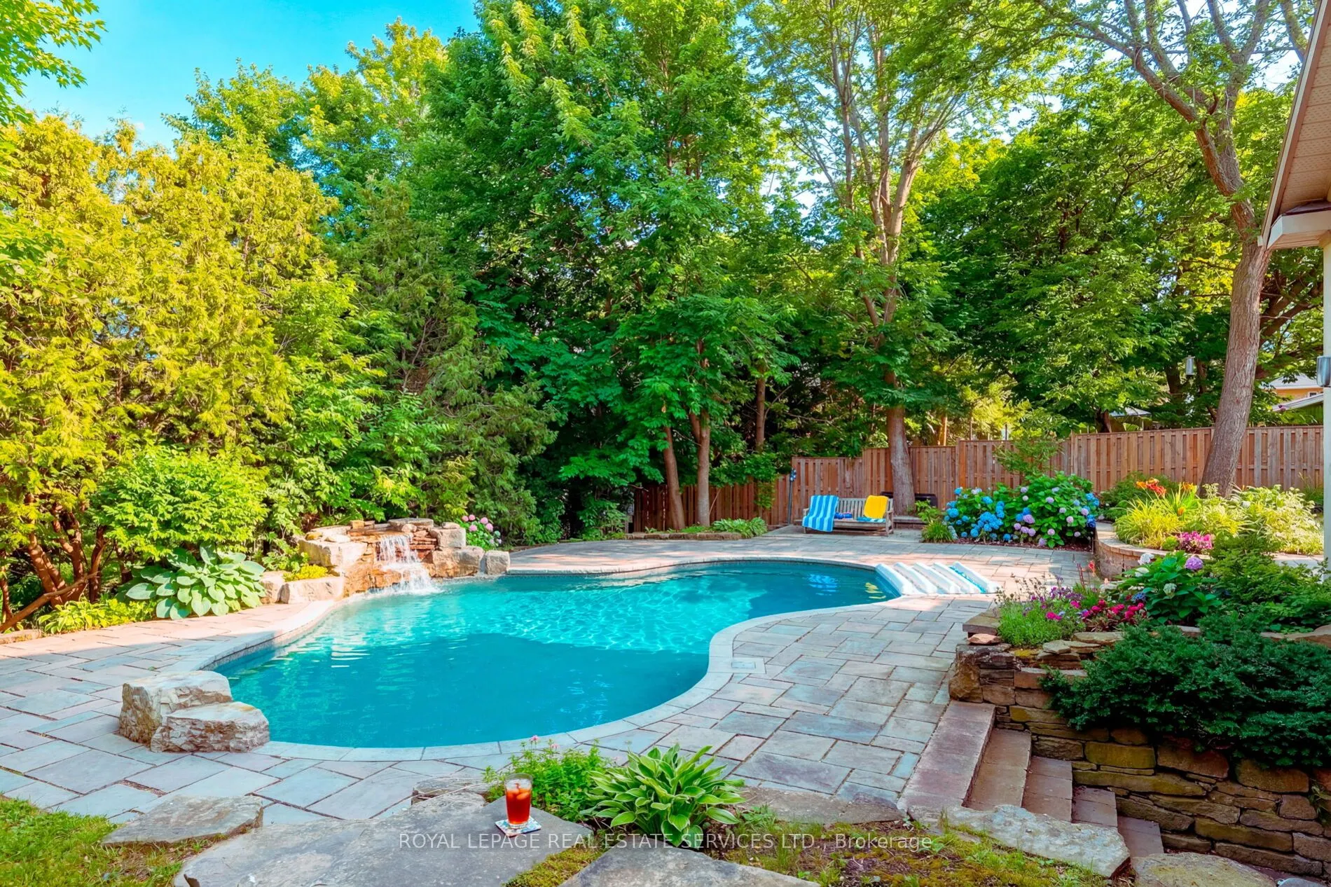 1387 Willowdown Road