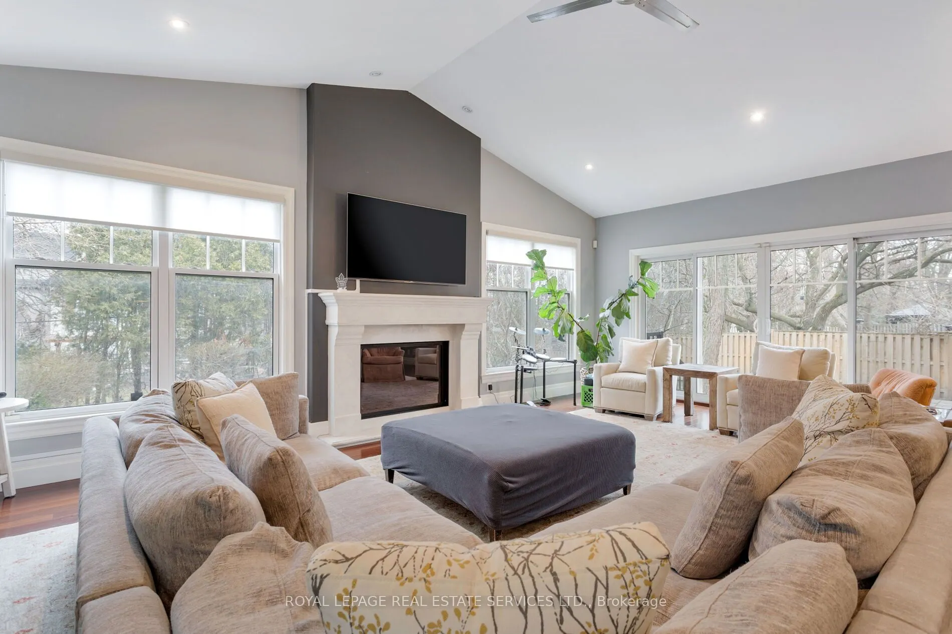 1387 Willowdown Road