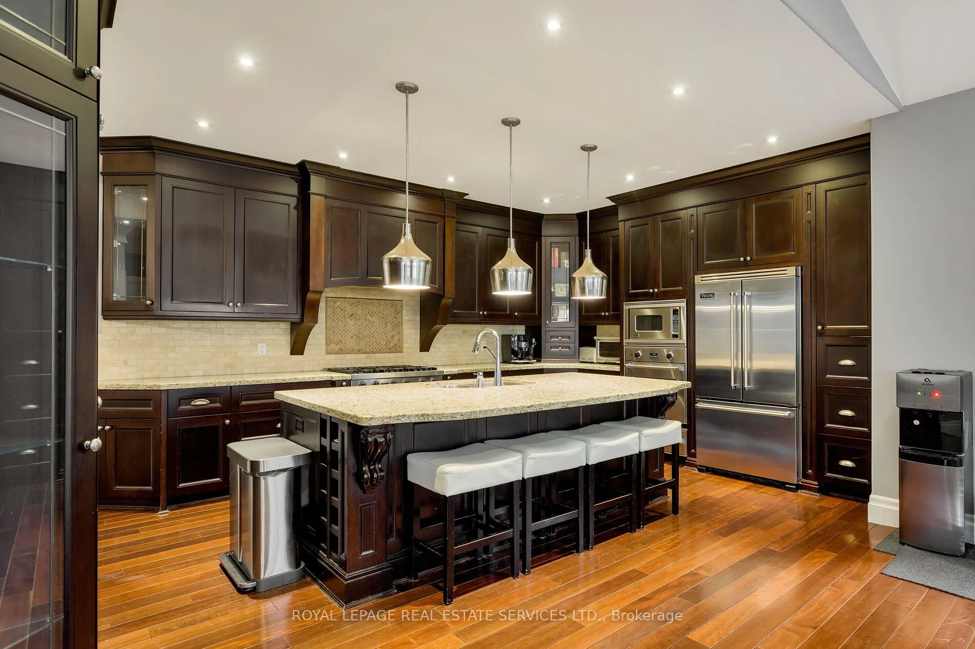 1387 Willowdown Road