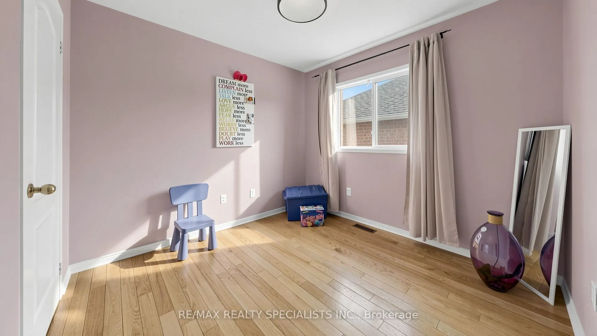 193 Queen Mary Drive