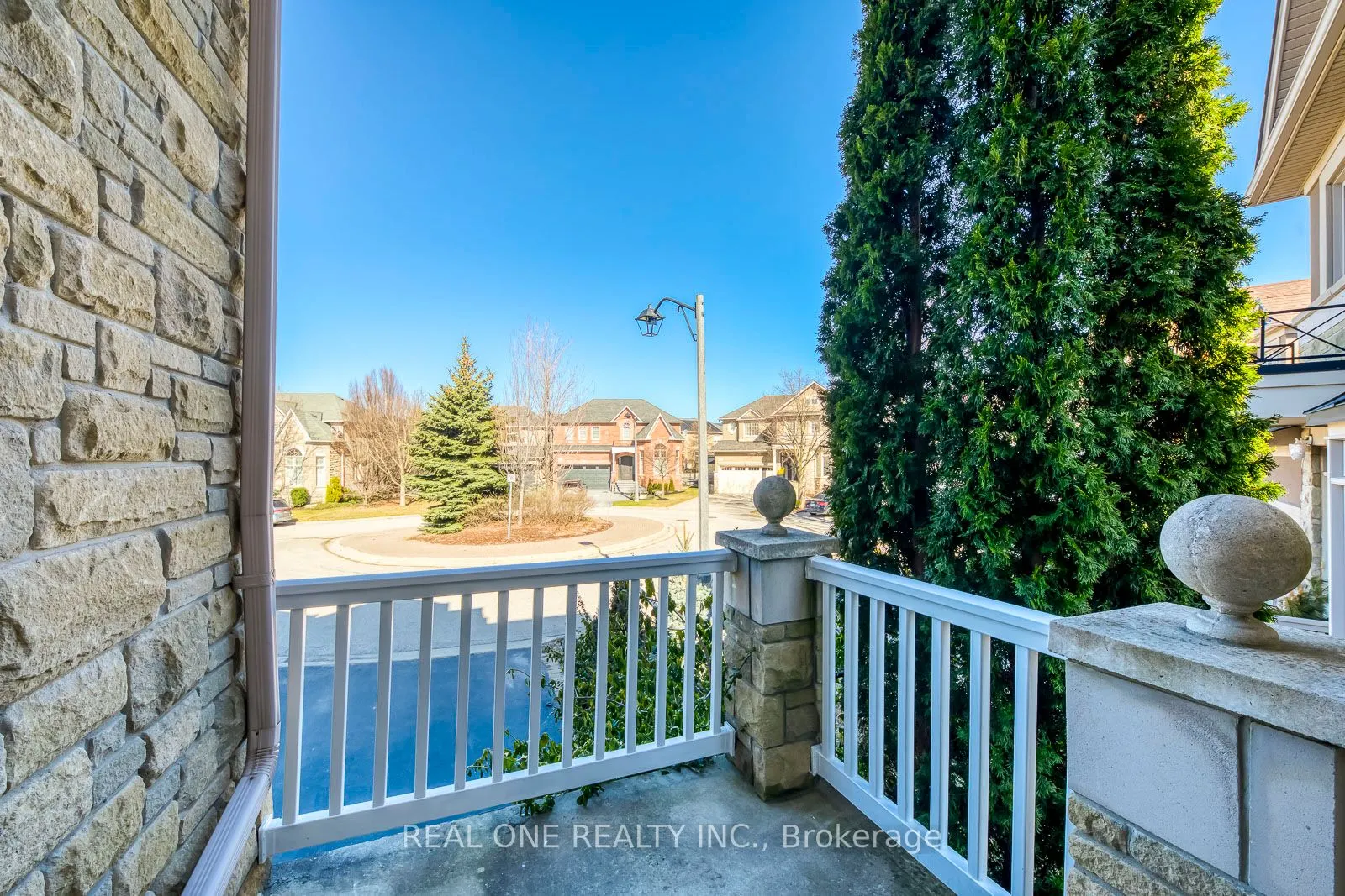 1426 Redwing Court