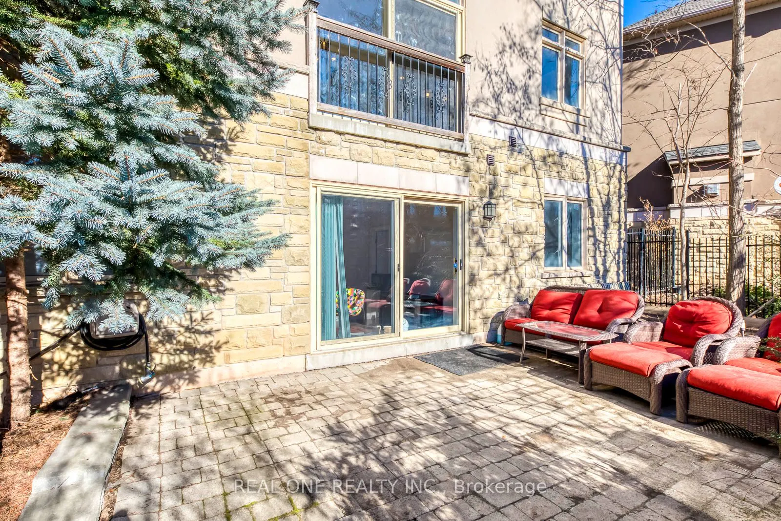 1426 Redwing Court