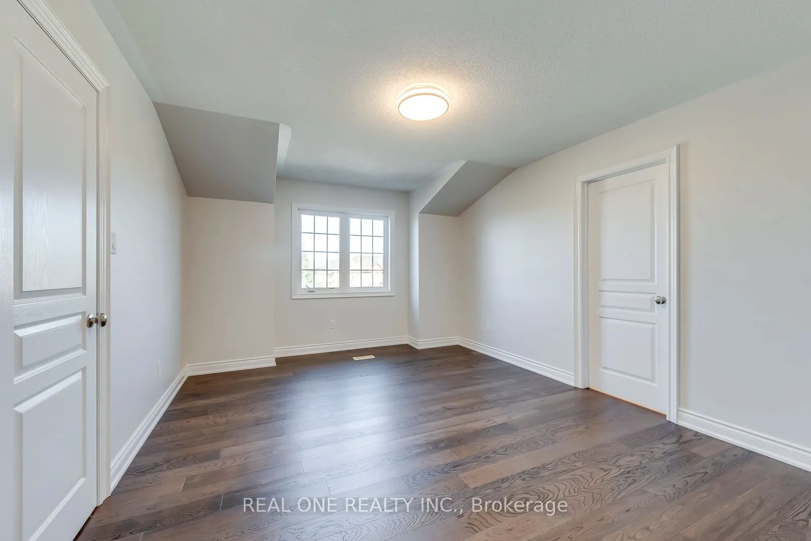 1426 Redwing Court