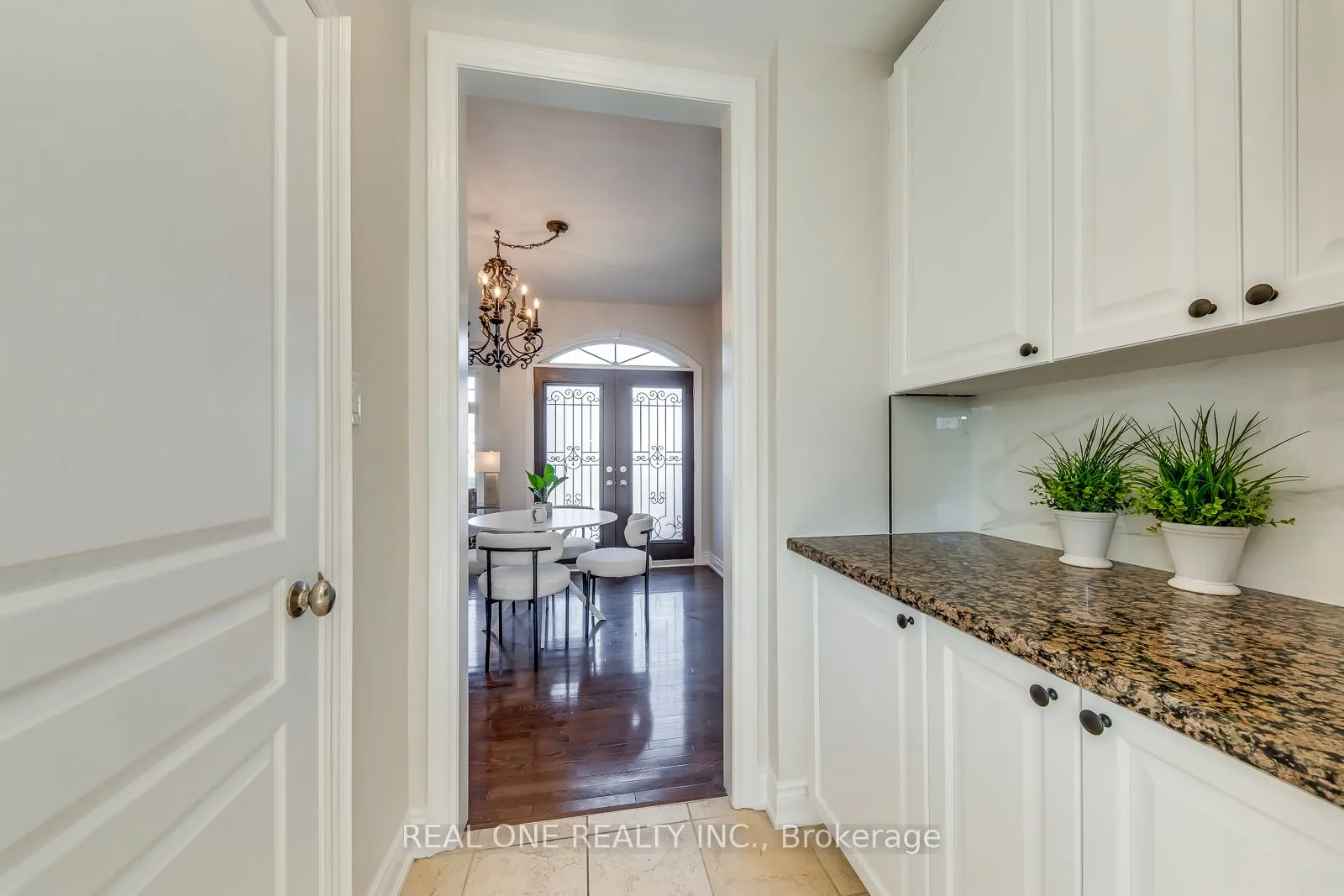 1426 Redwing Court