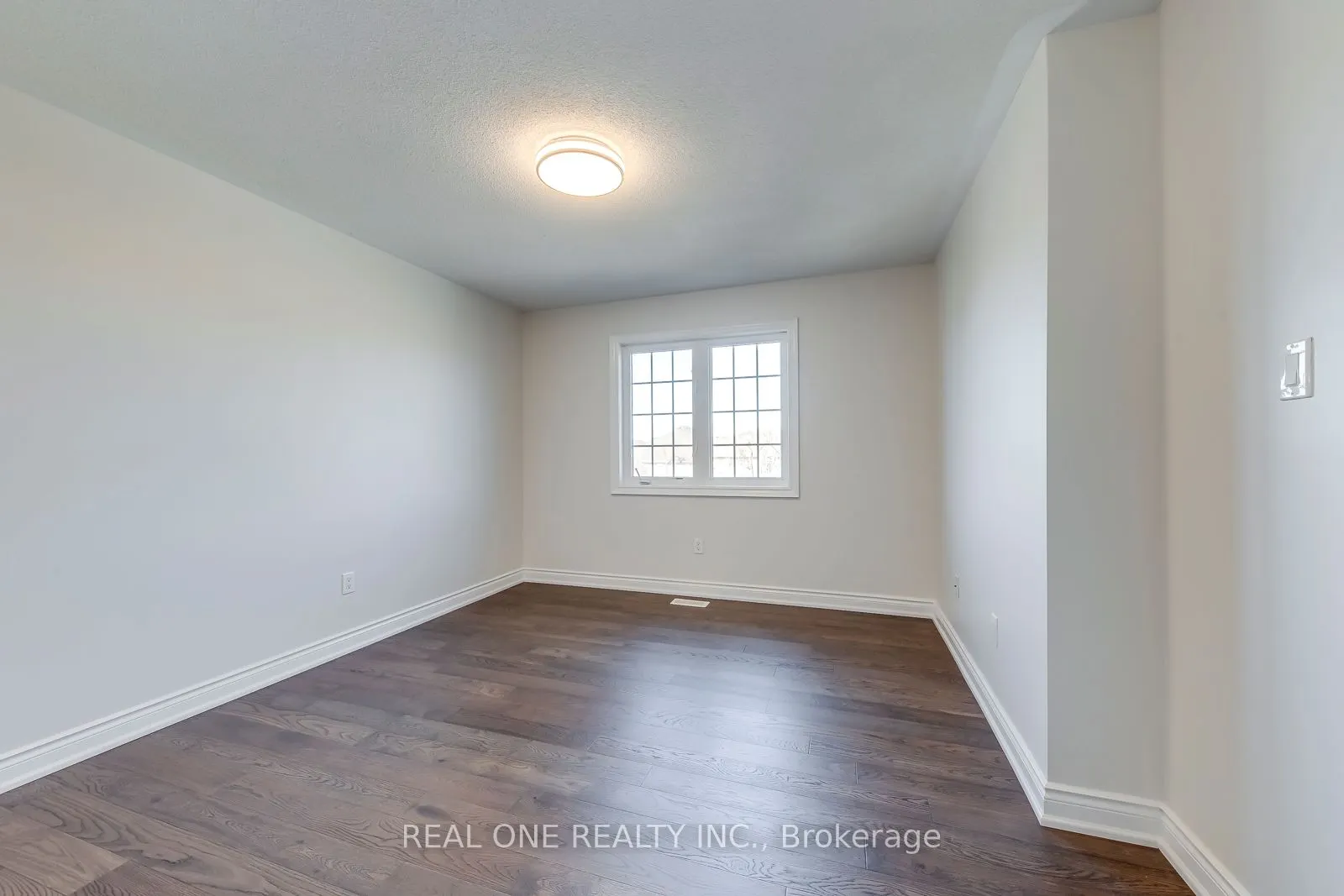 1426 Redwing Court