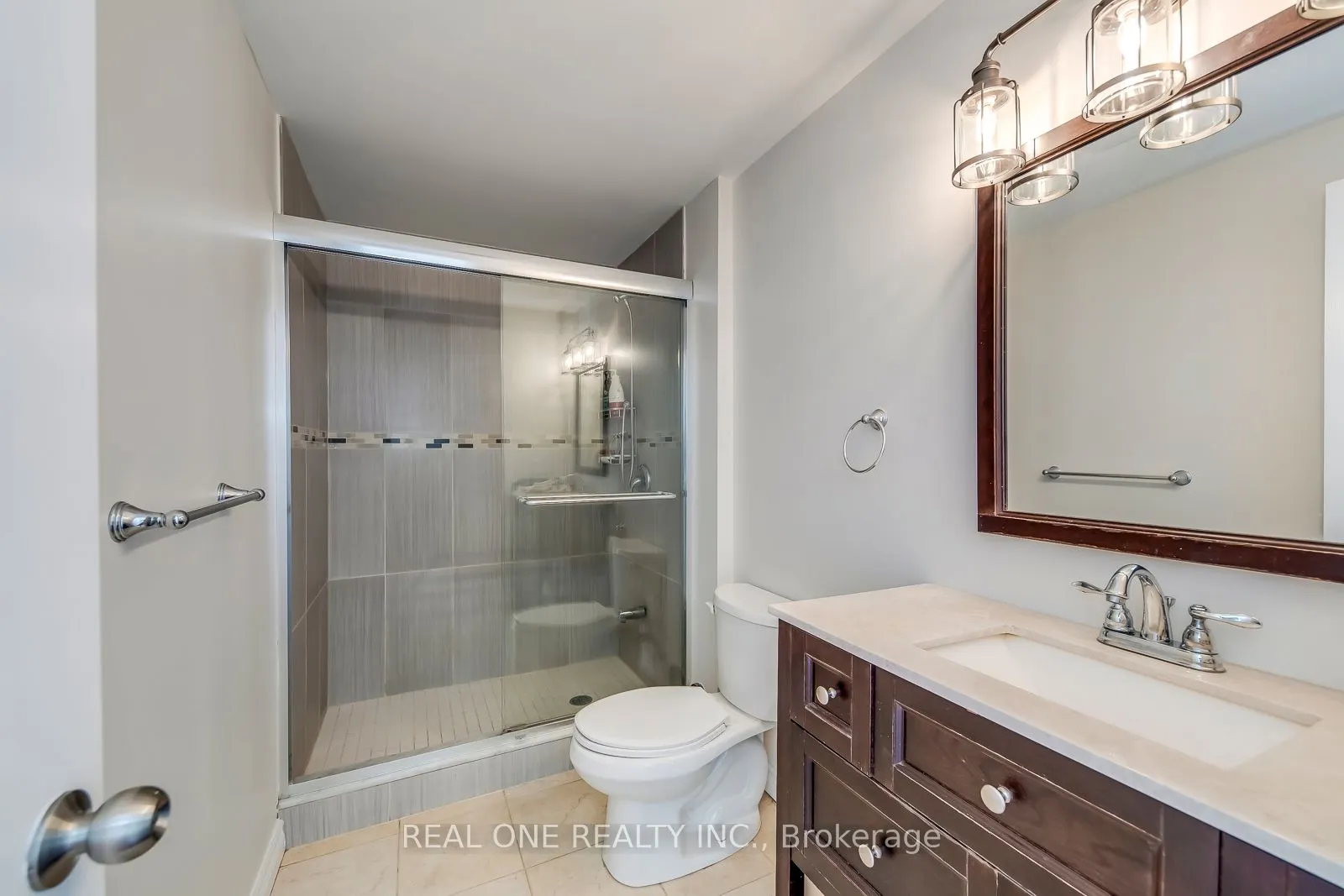 1426 Redwing Court