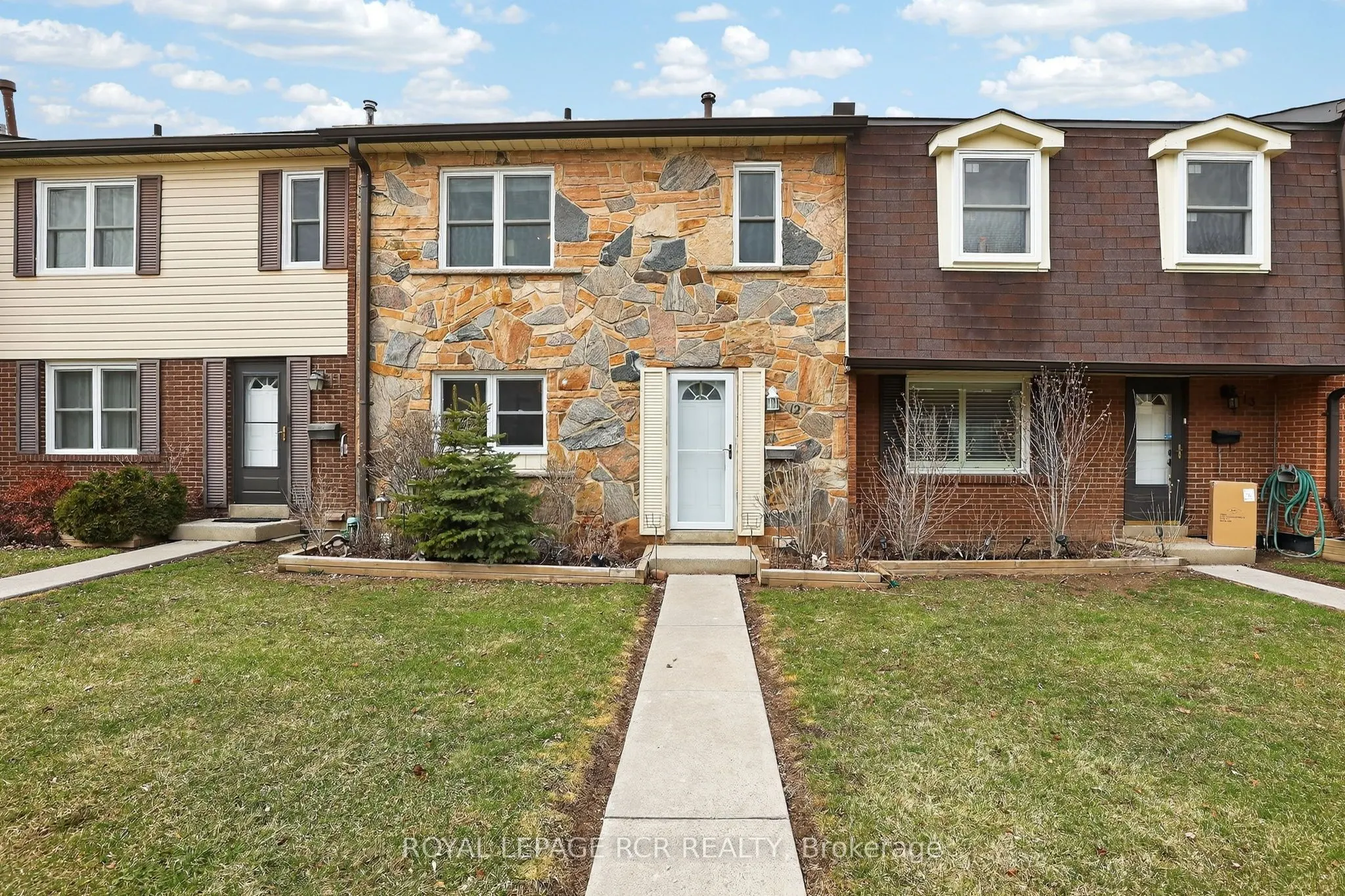 2825 Gananoque Drive #12