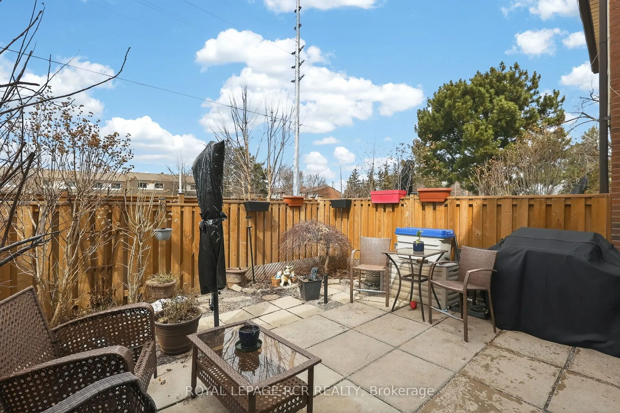 2825 Gananoque Drive #12