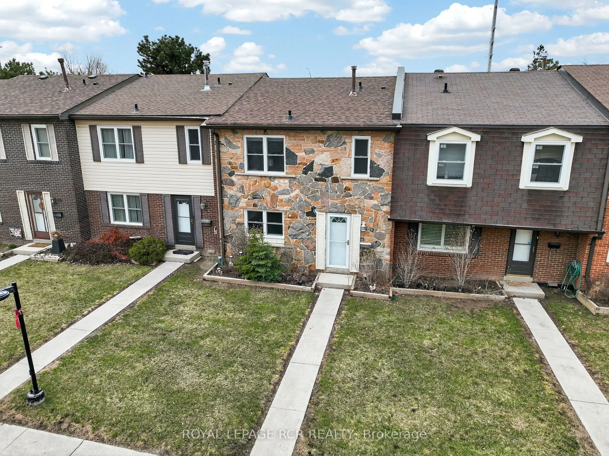 2825 Gananoque Drive #12
