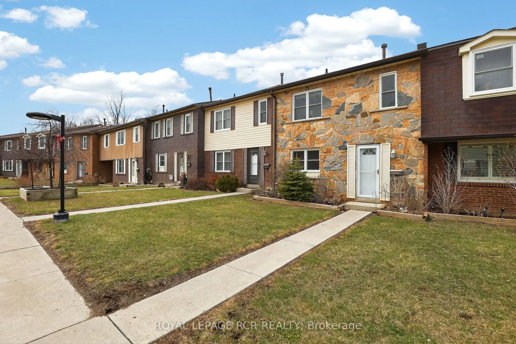 2825 Gananoque Drive #12