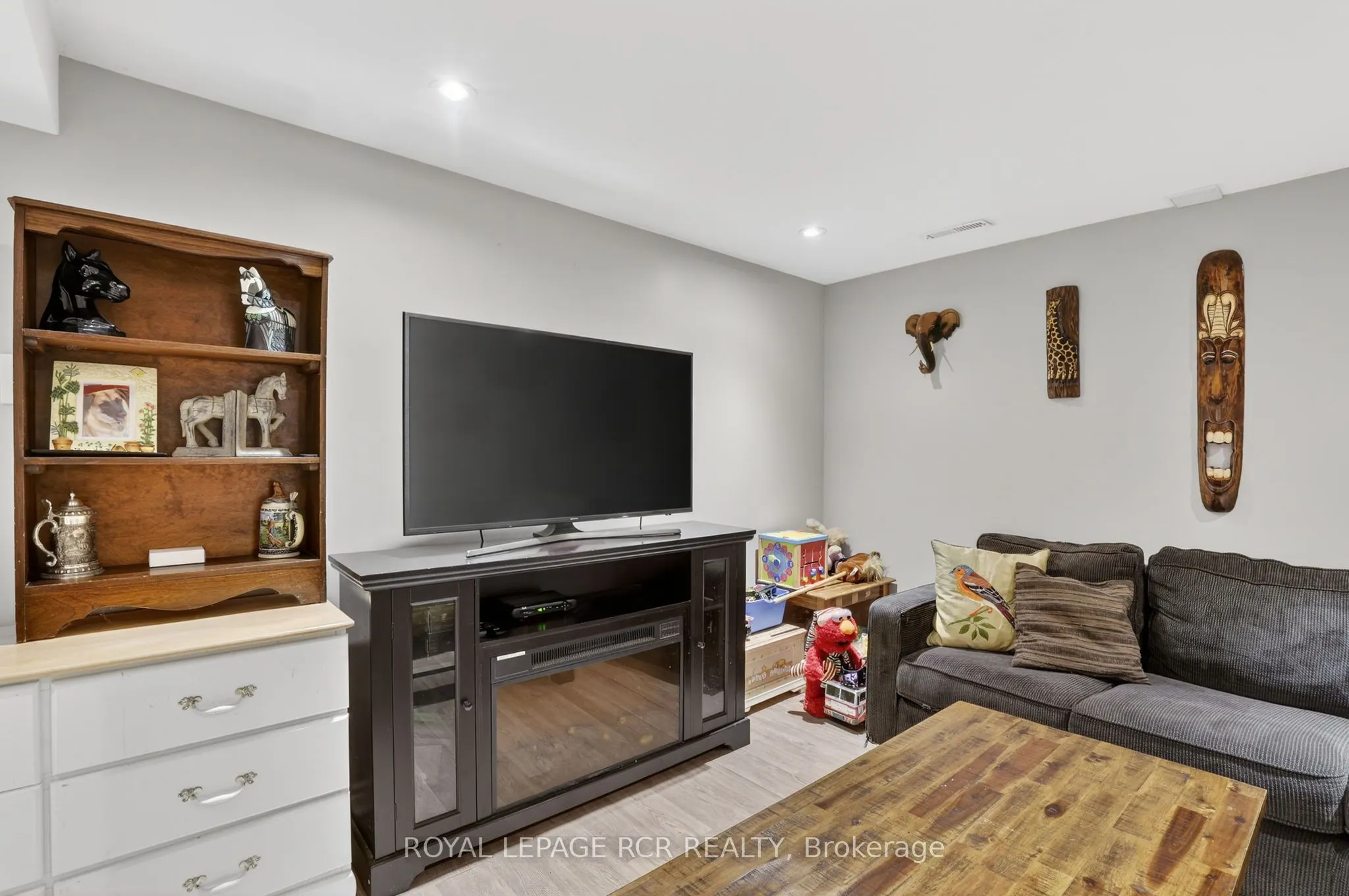2825 Gananoque Drive #12