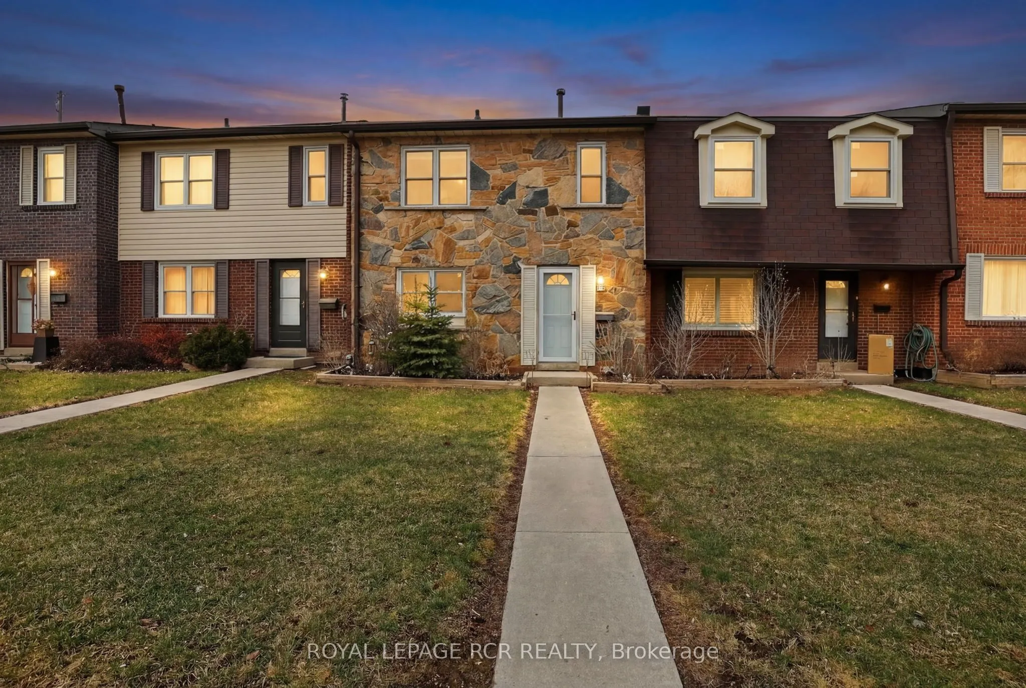2825 Gananoque Drive #12