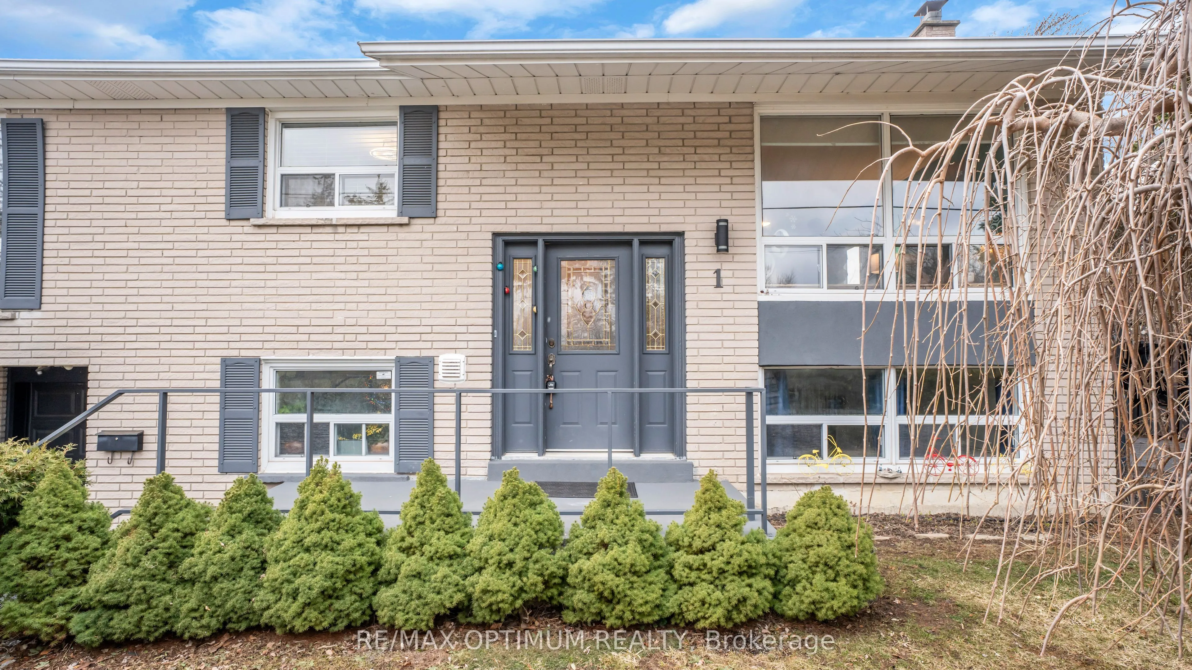 1 Dundee Drive