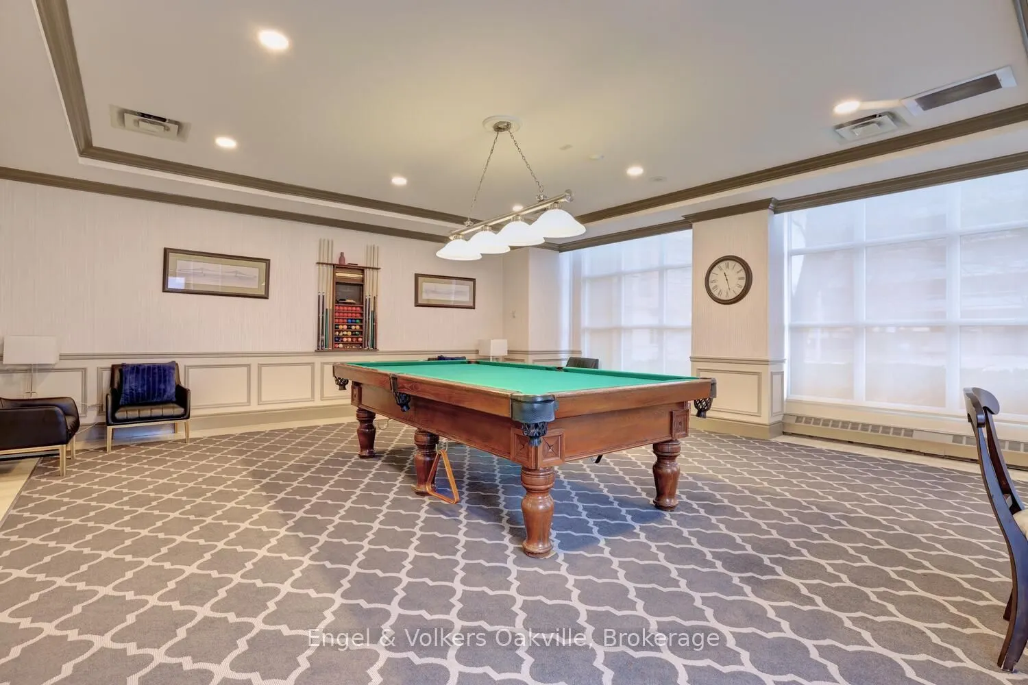 442 Maple Avenue #1402