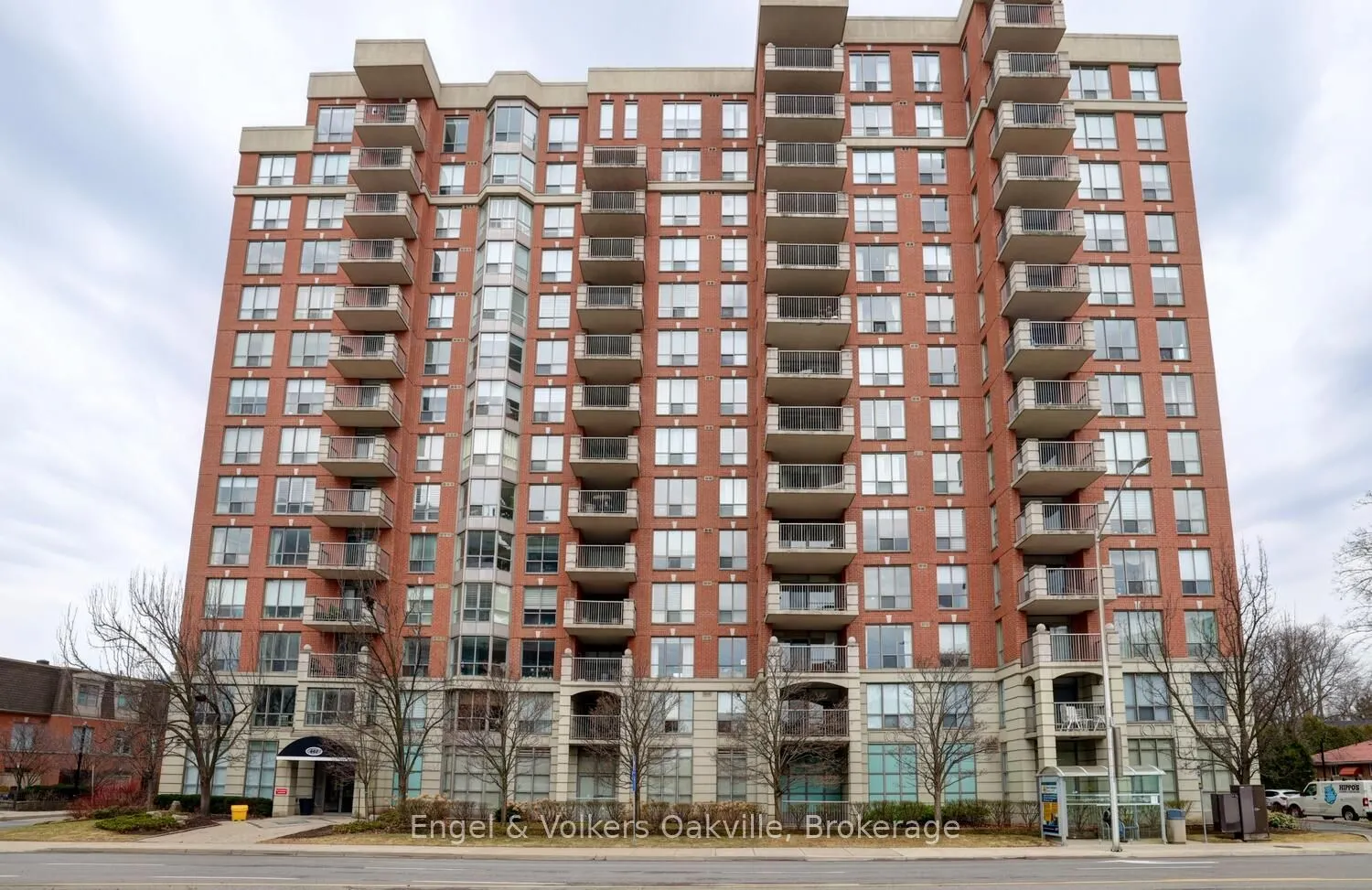 442 Maple Avenue #1402