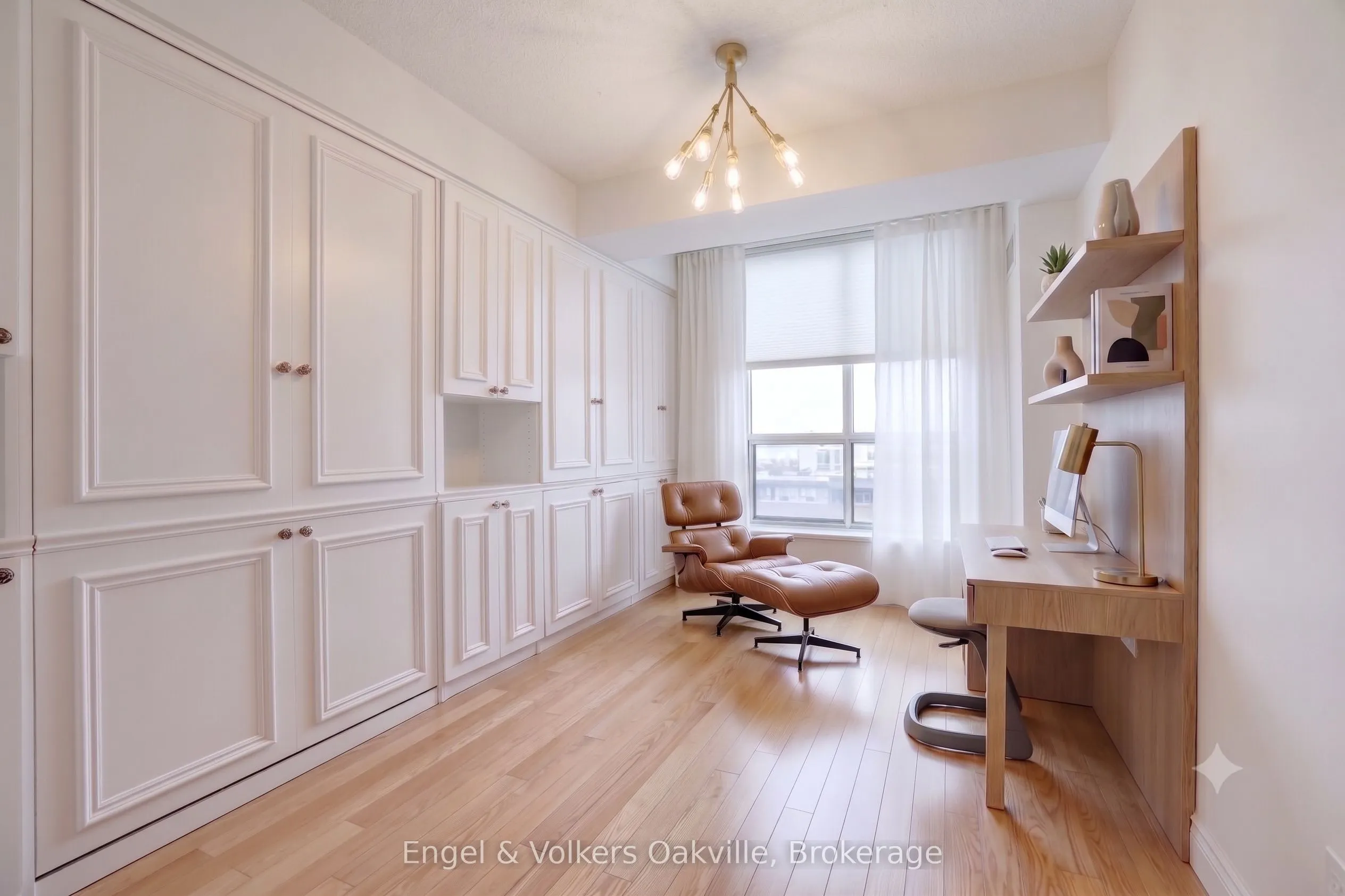 442 Maple Avenue #1402
