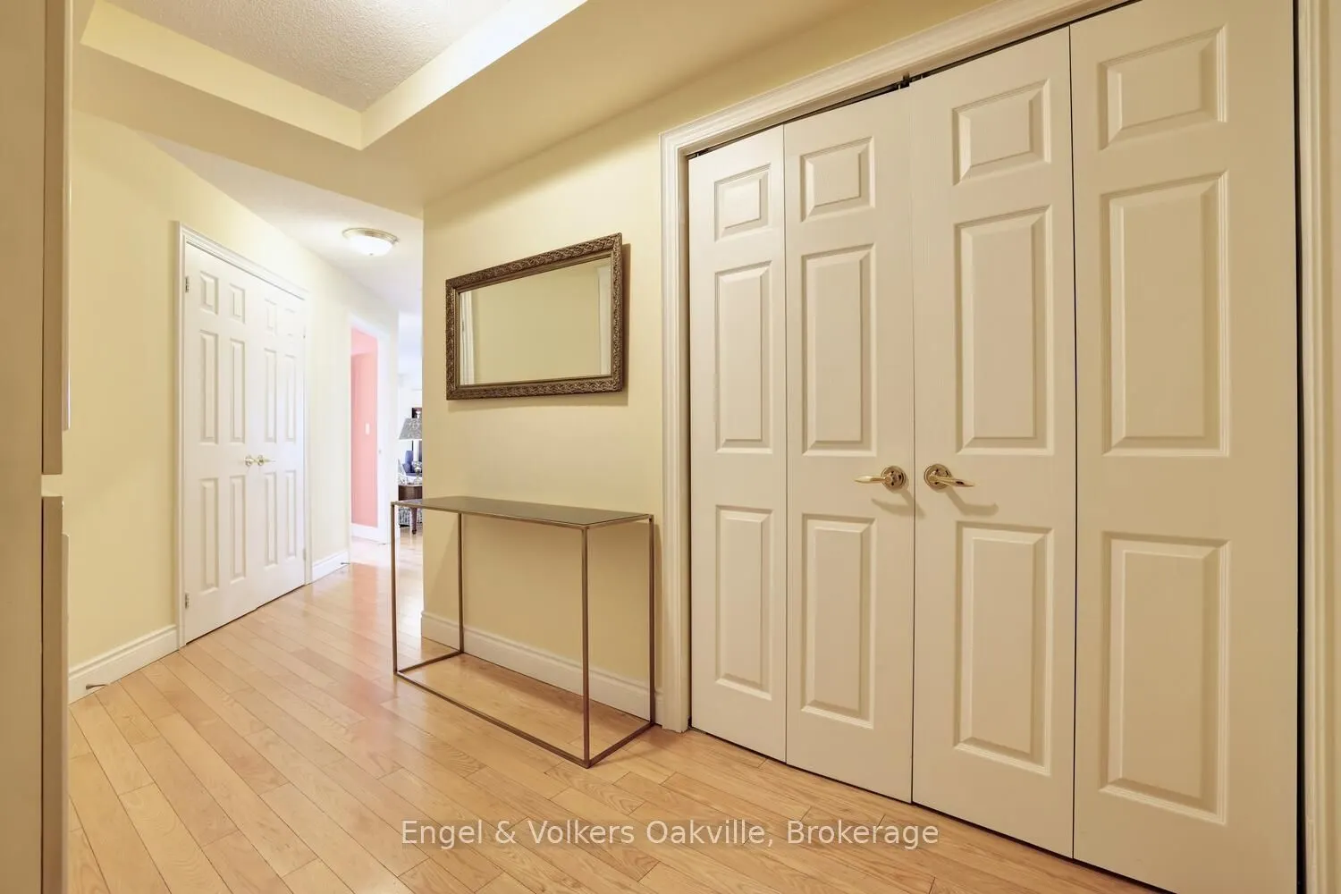 442 Maple Avenue #1402