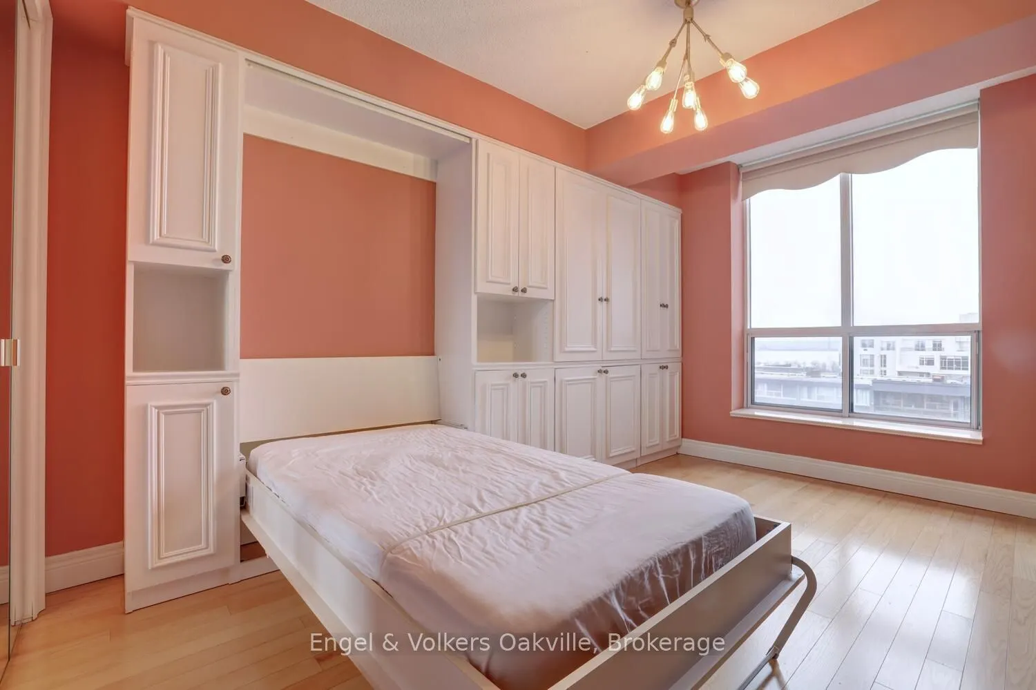 442 Maple Avenue #1402