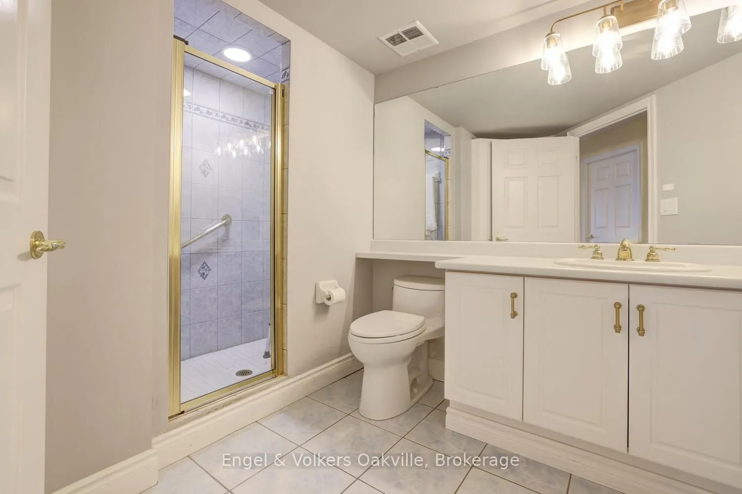 442 Maple Avenue #1402