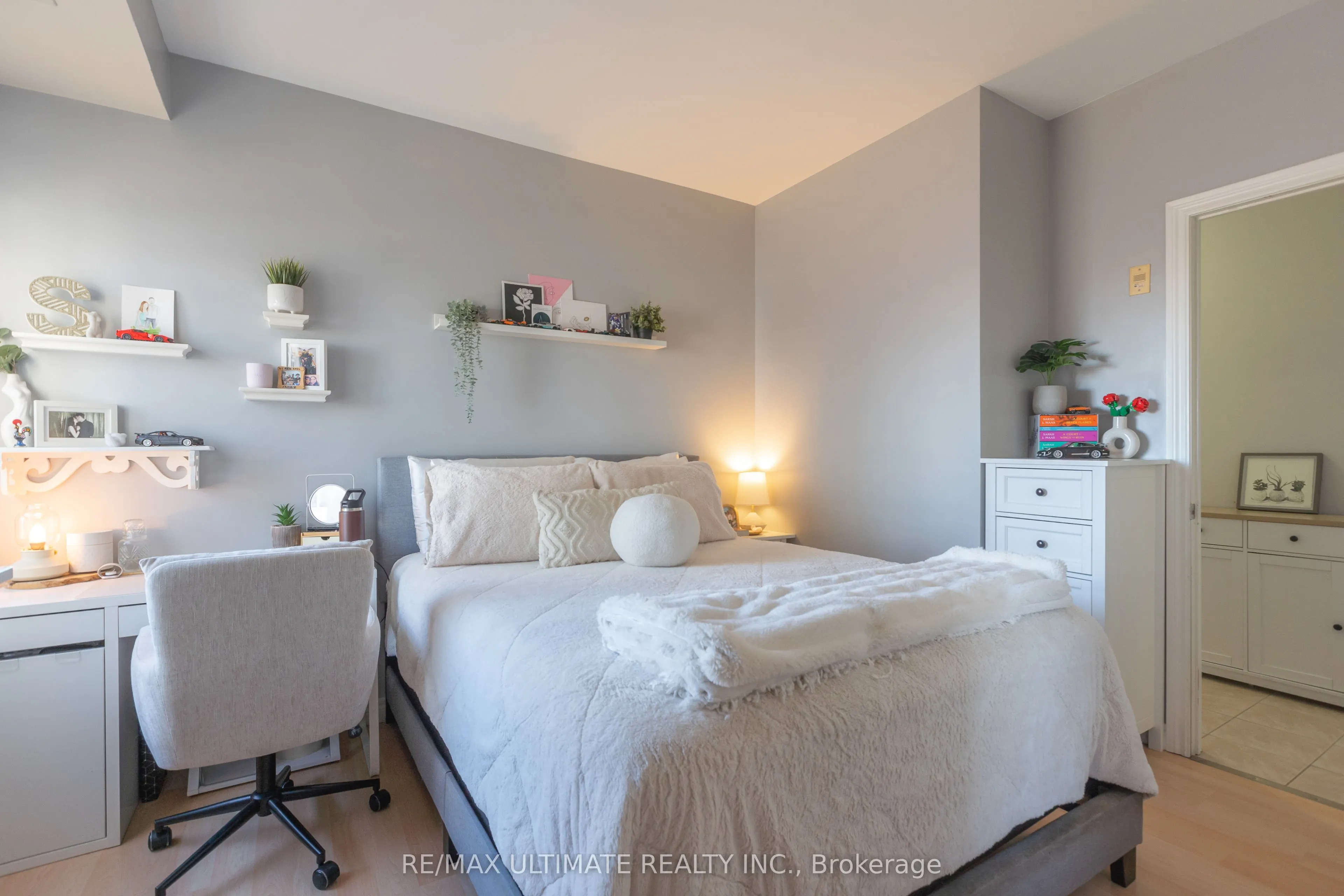 1415 Lawrence Avenue W #406