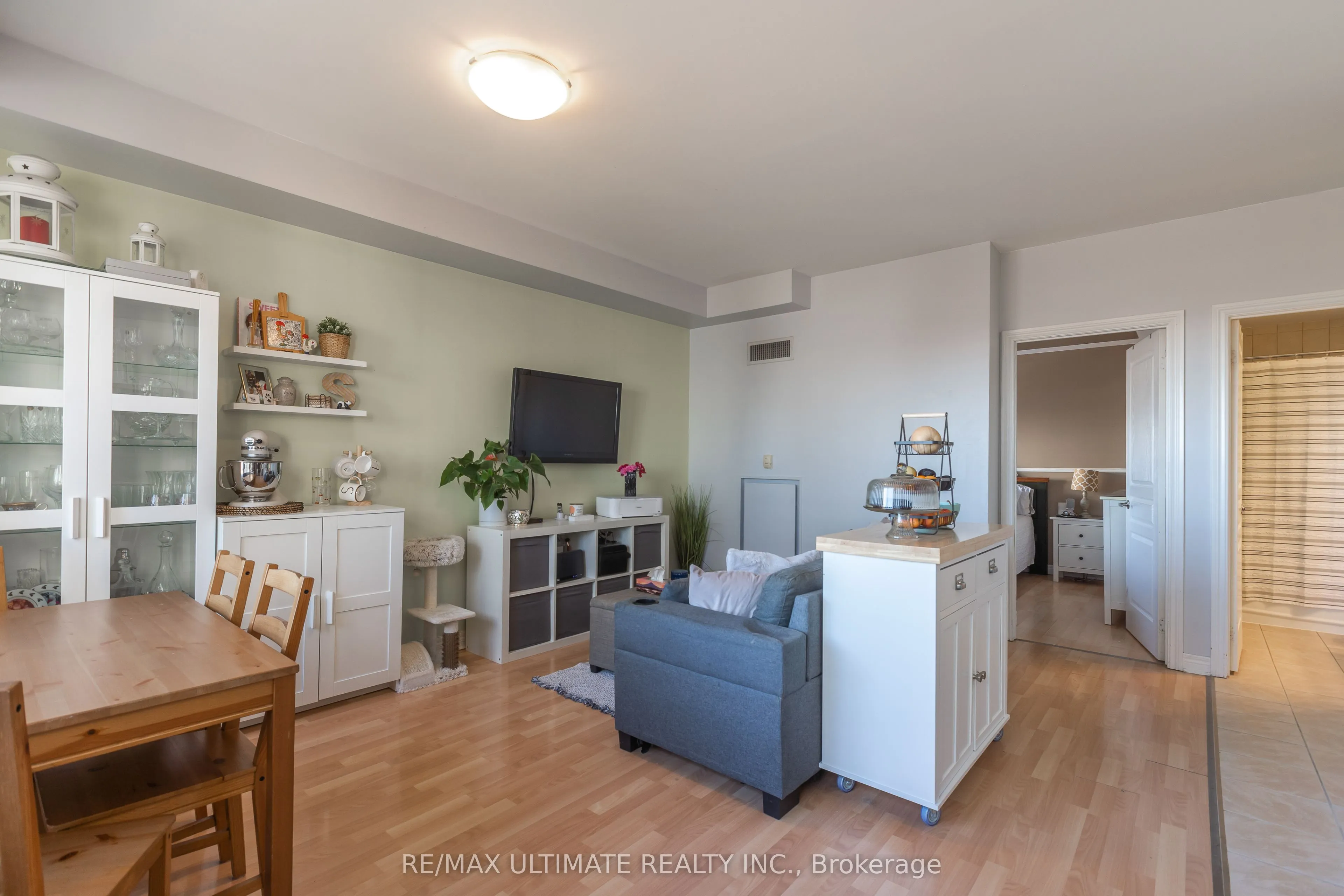 1415 Lawrence Avenue W #406