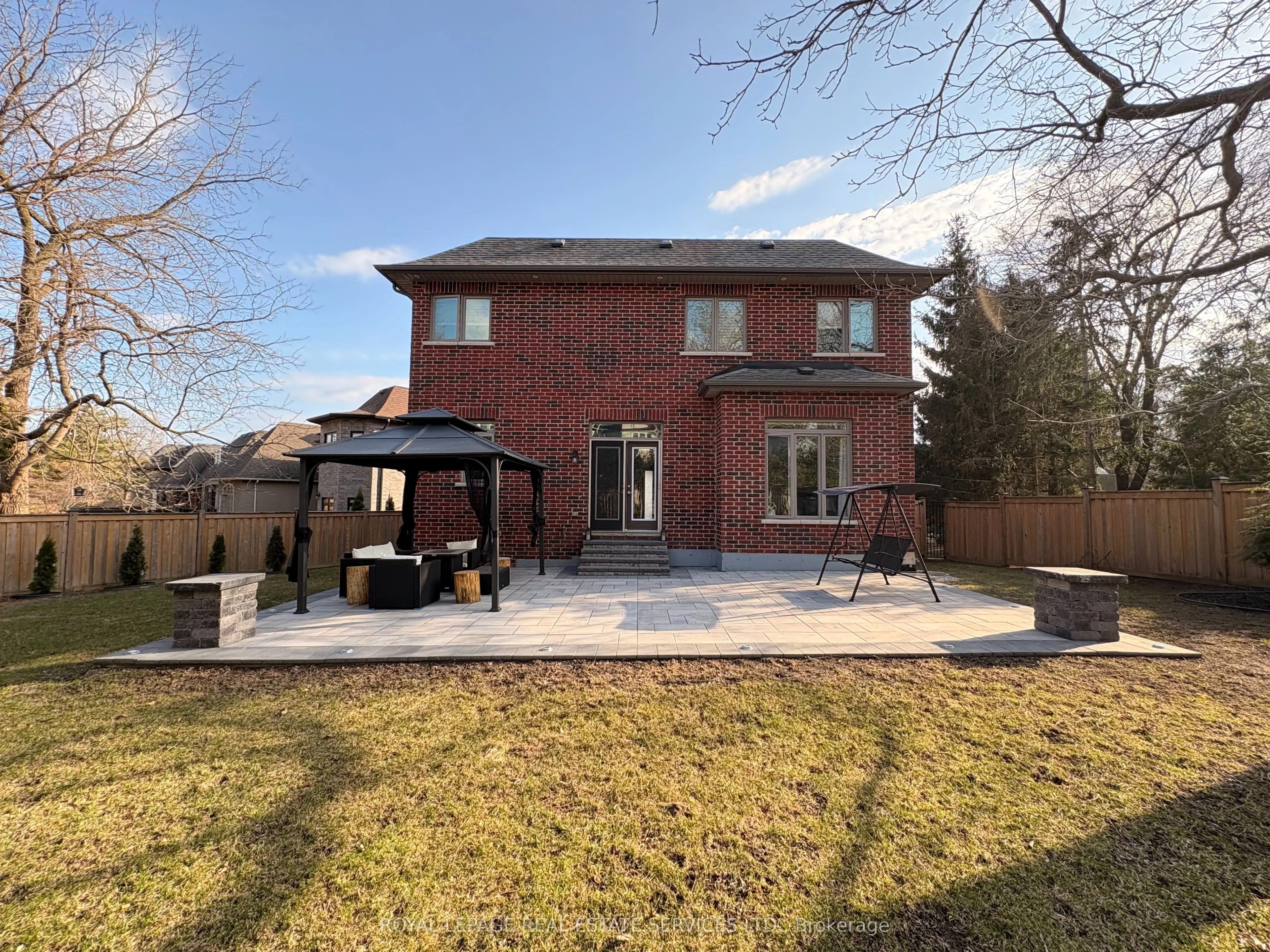 125 Paliser Court