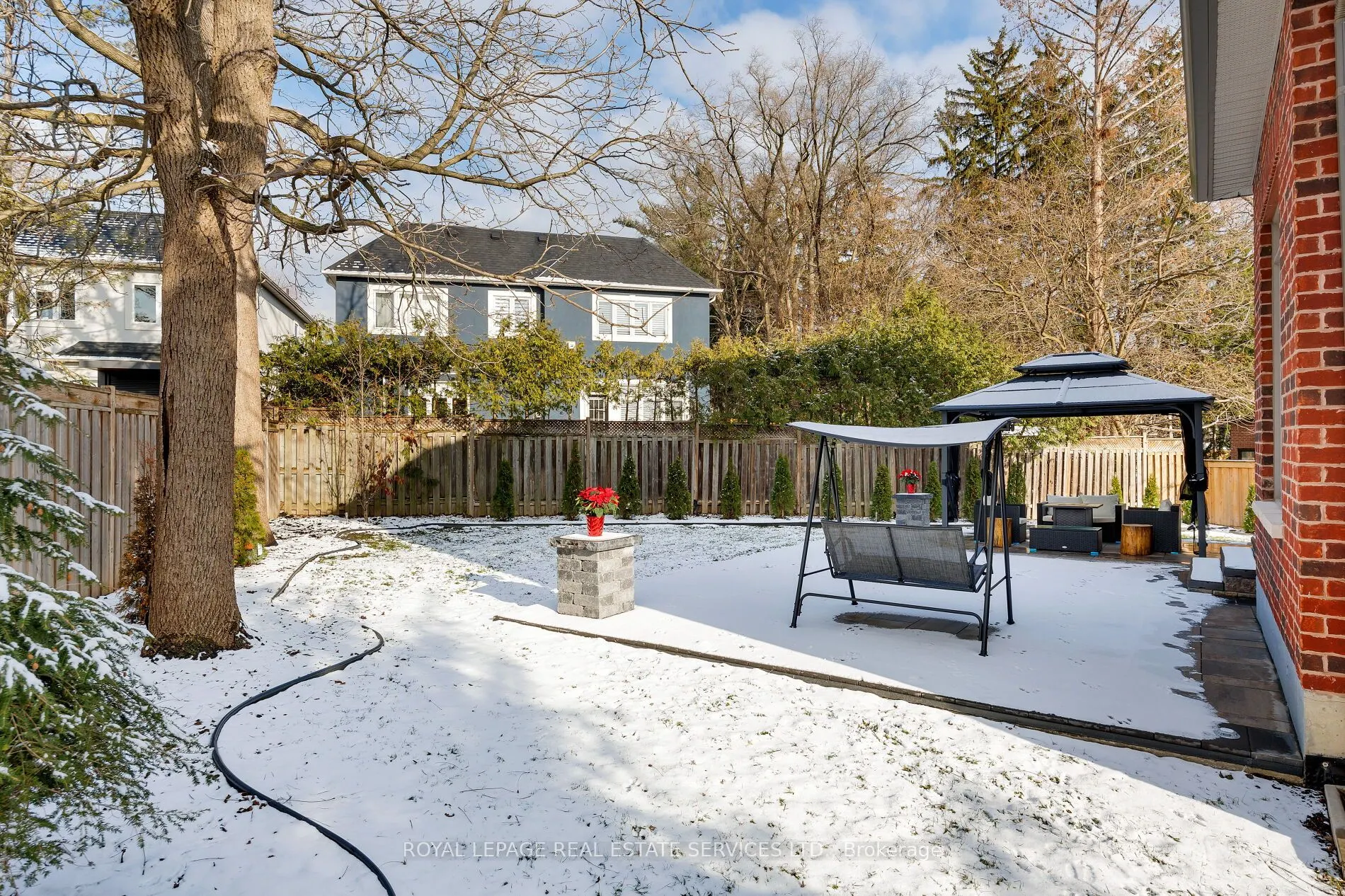125 Paliser Court