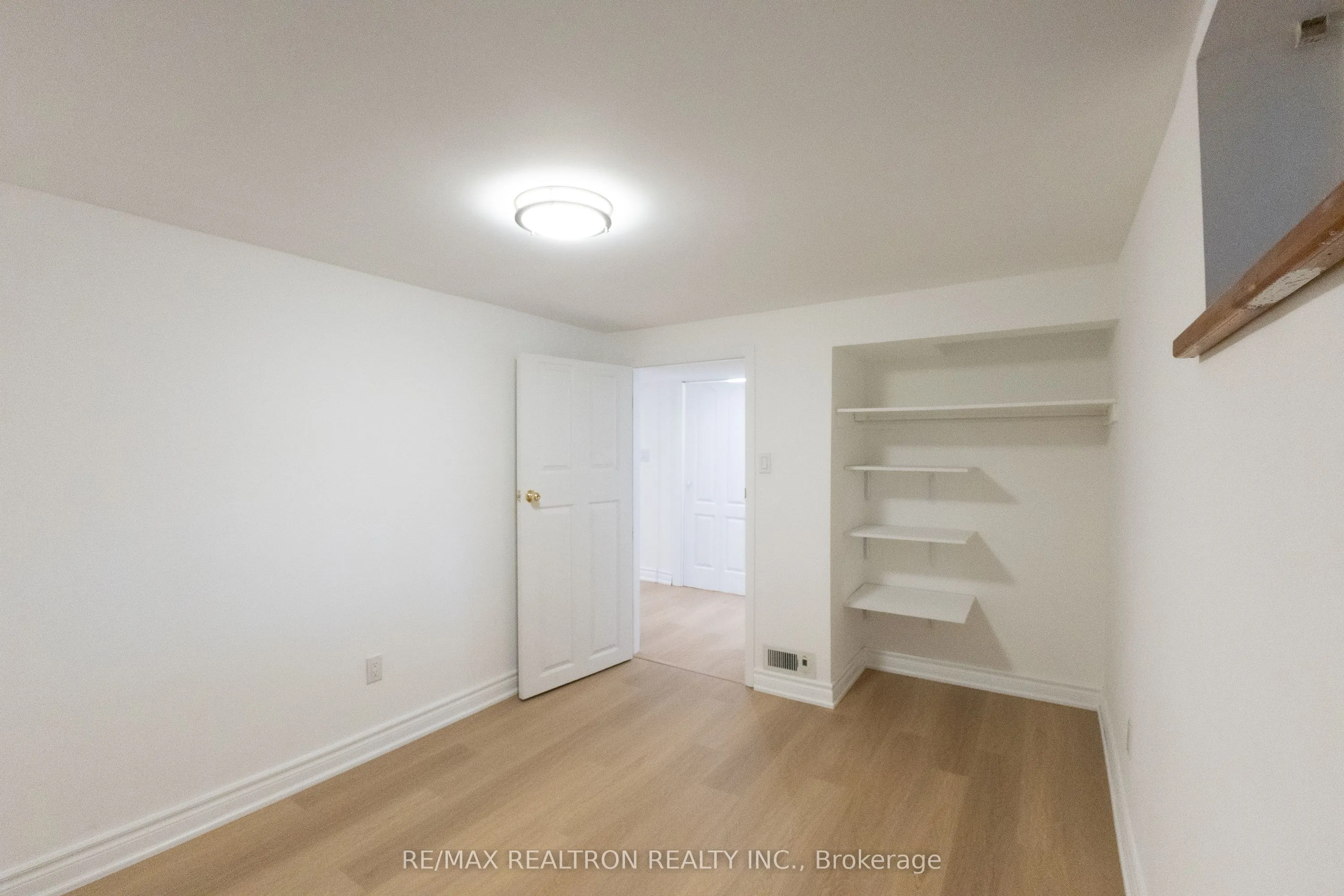1480 Kenmuir Avenue