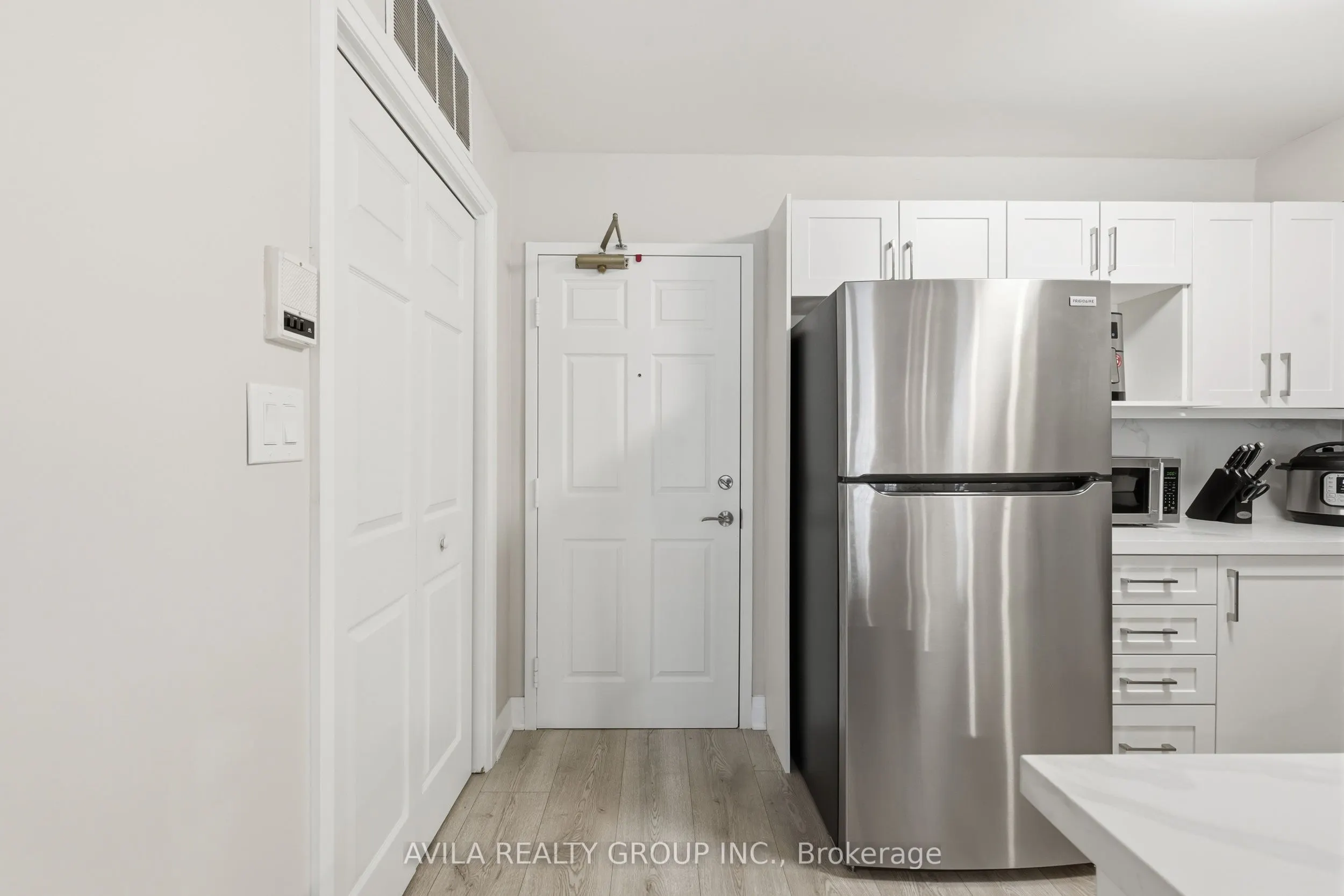 1460 Bishops Gate #203