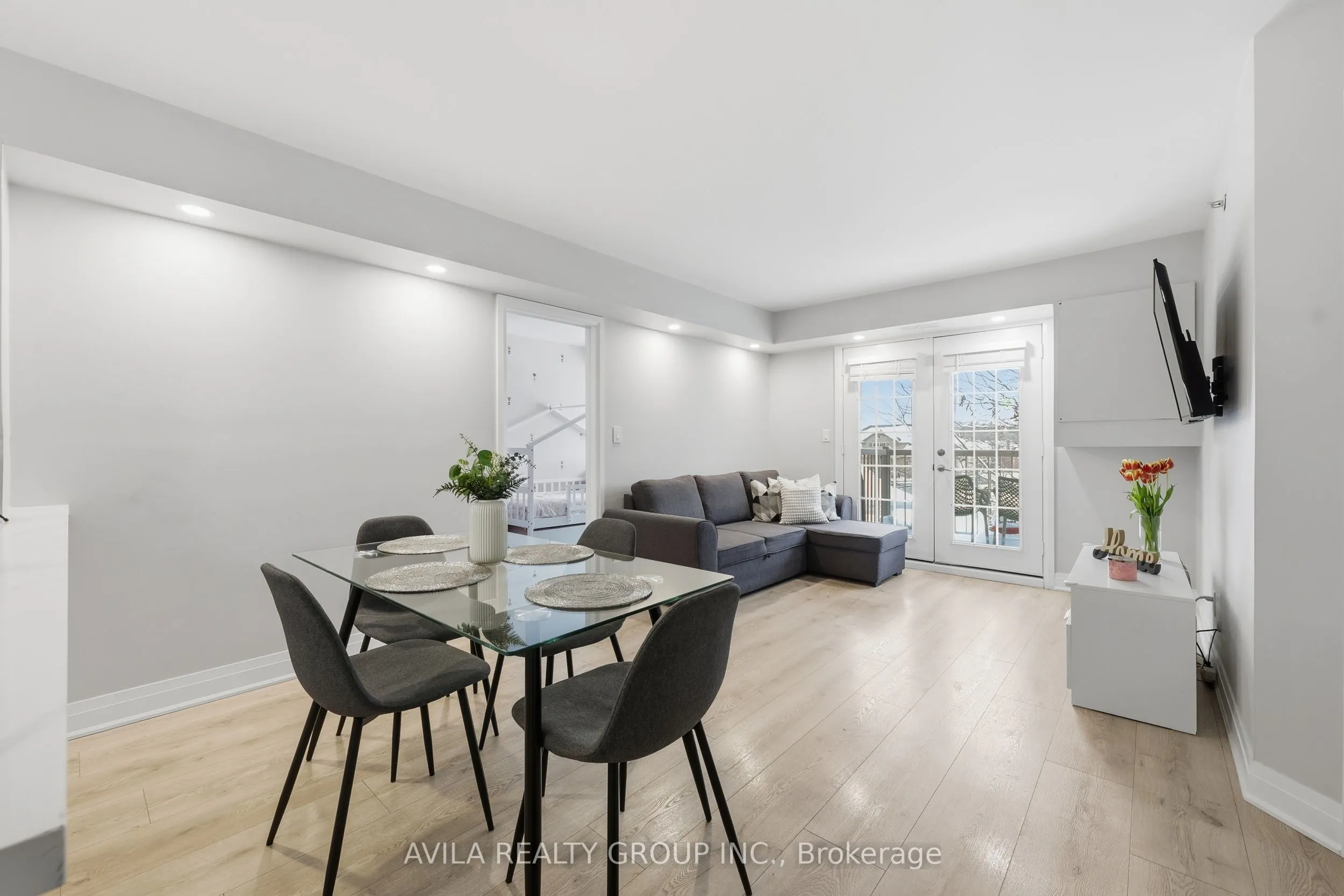 1460 Bishops Gate #203