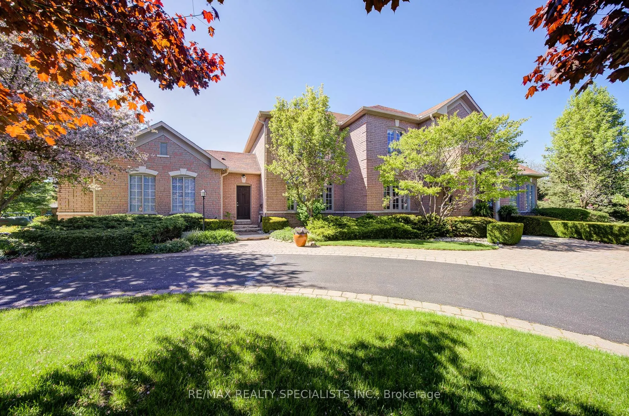11 Bridlewood Boulevard