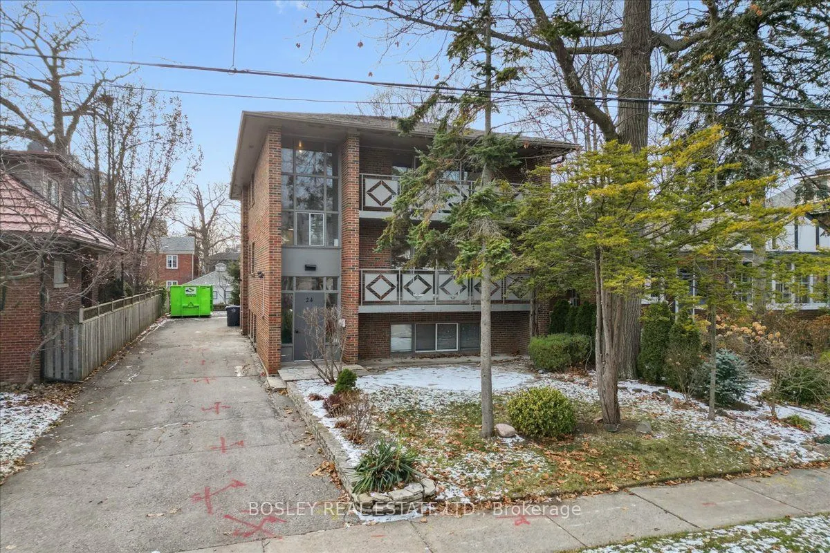 24 Oakwood Avenue N