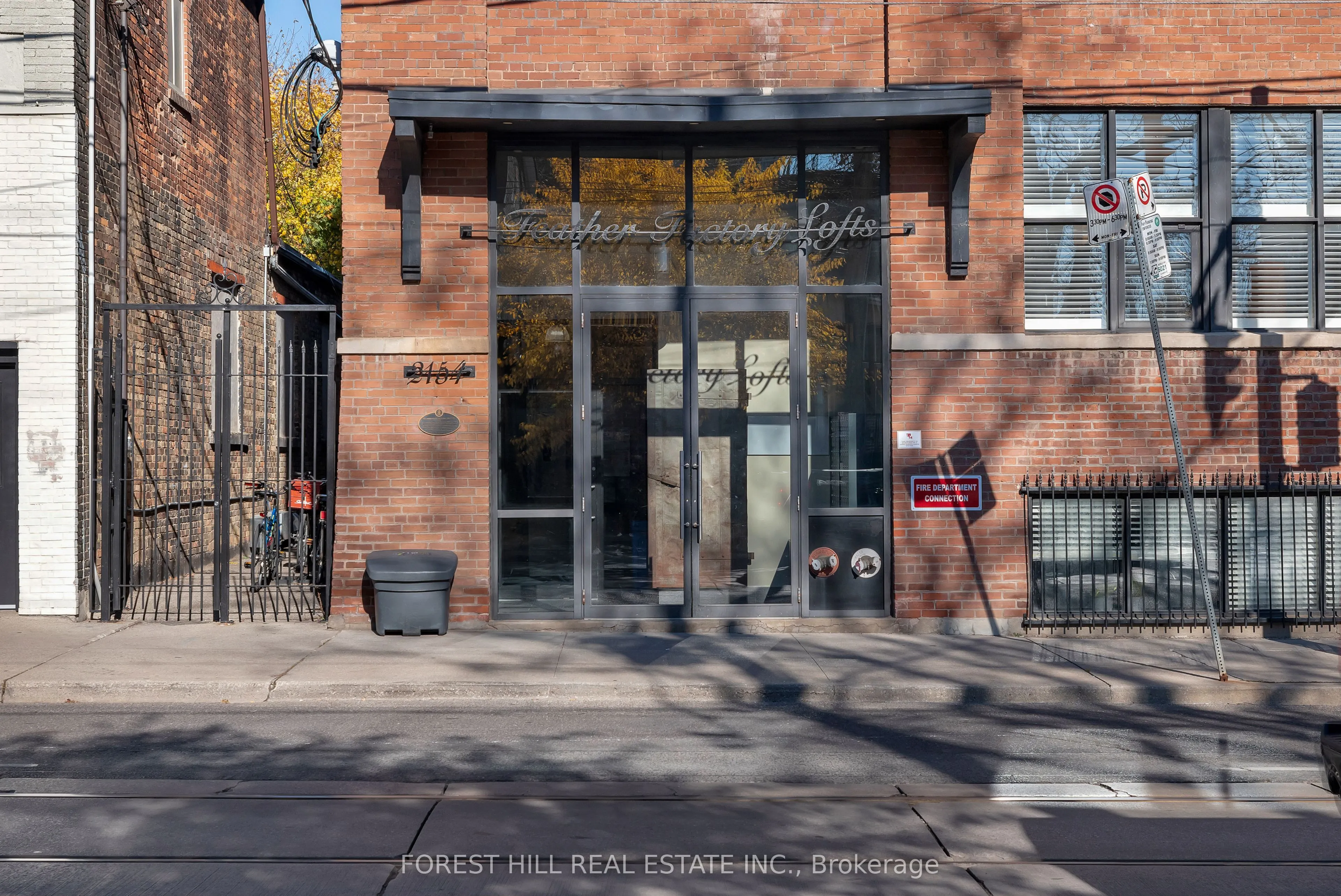 2154 Dundas Street W #105