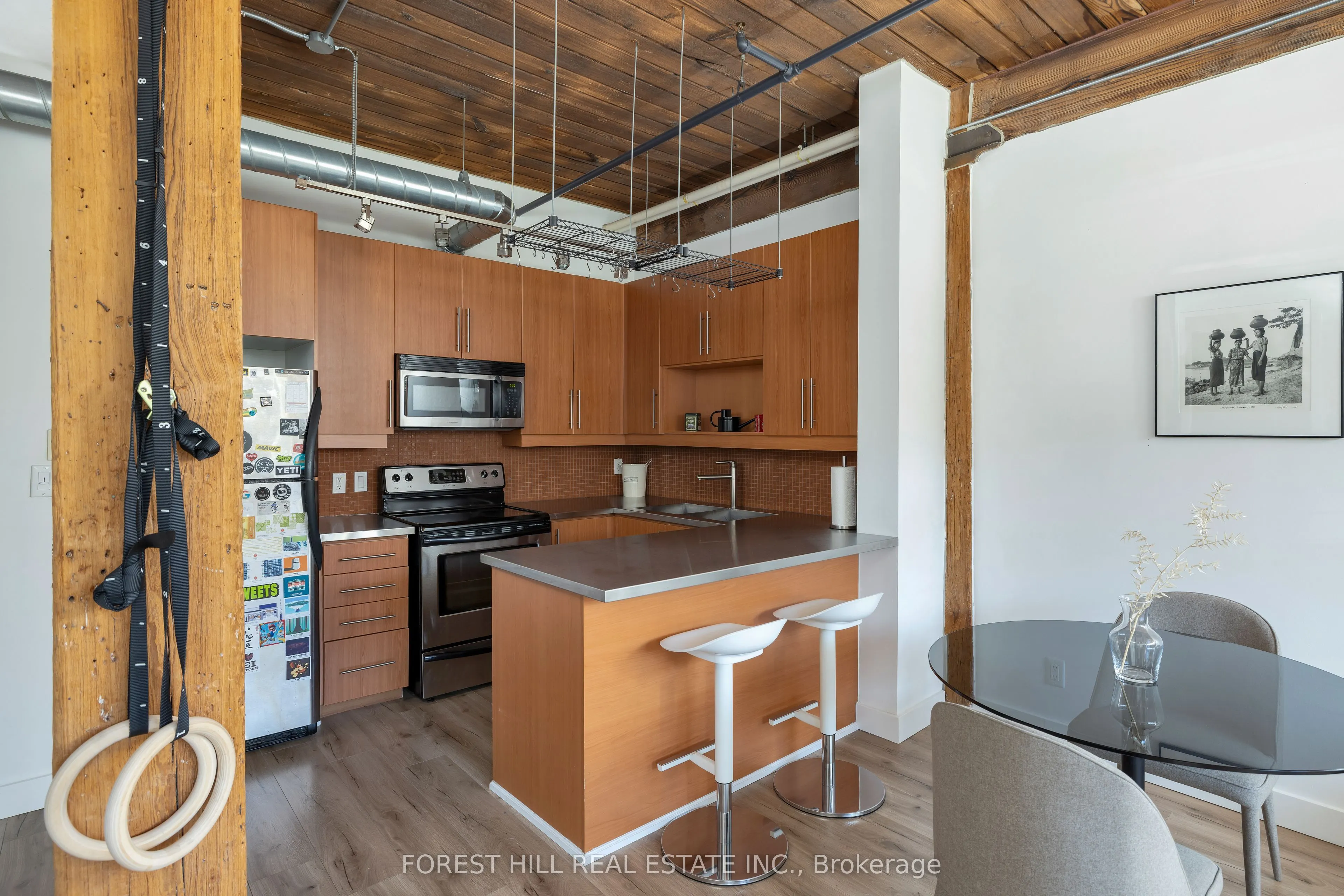 2154 Dundas Street W #105