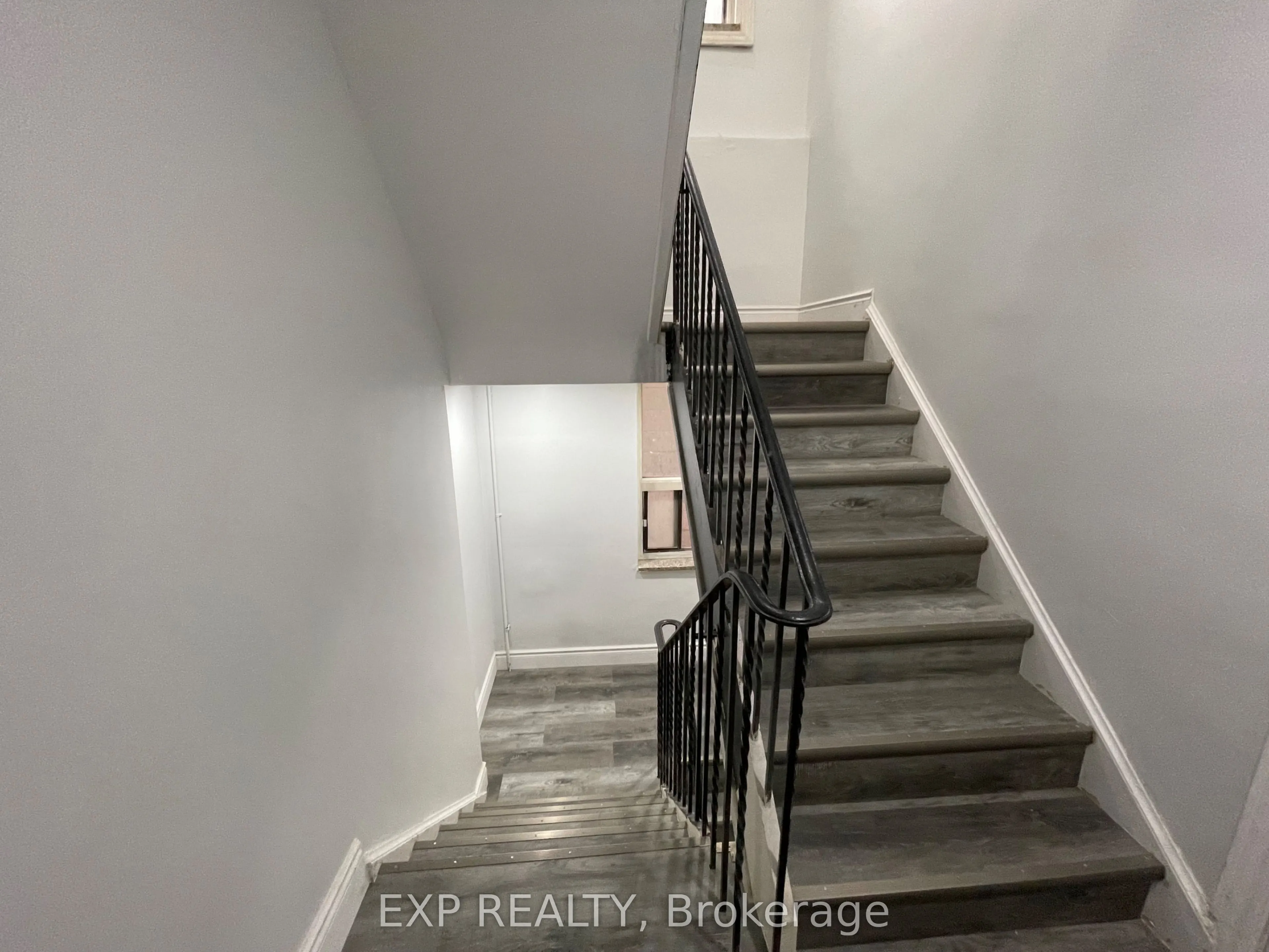 259 Lakeshore Road E #1
