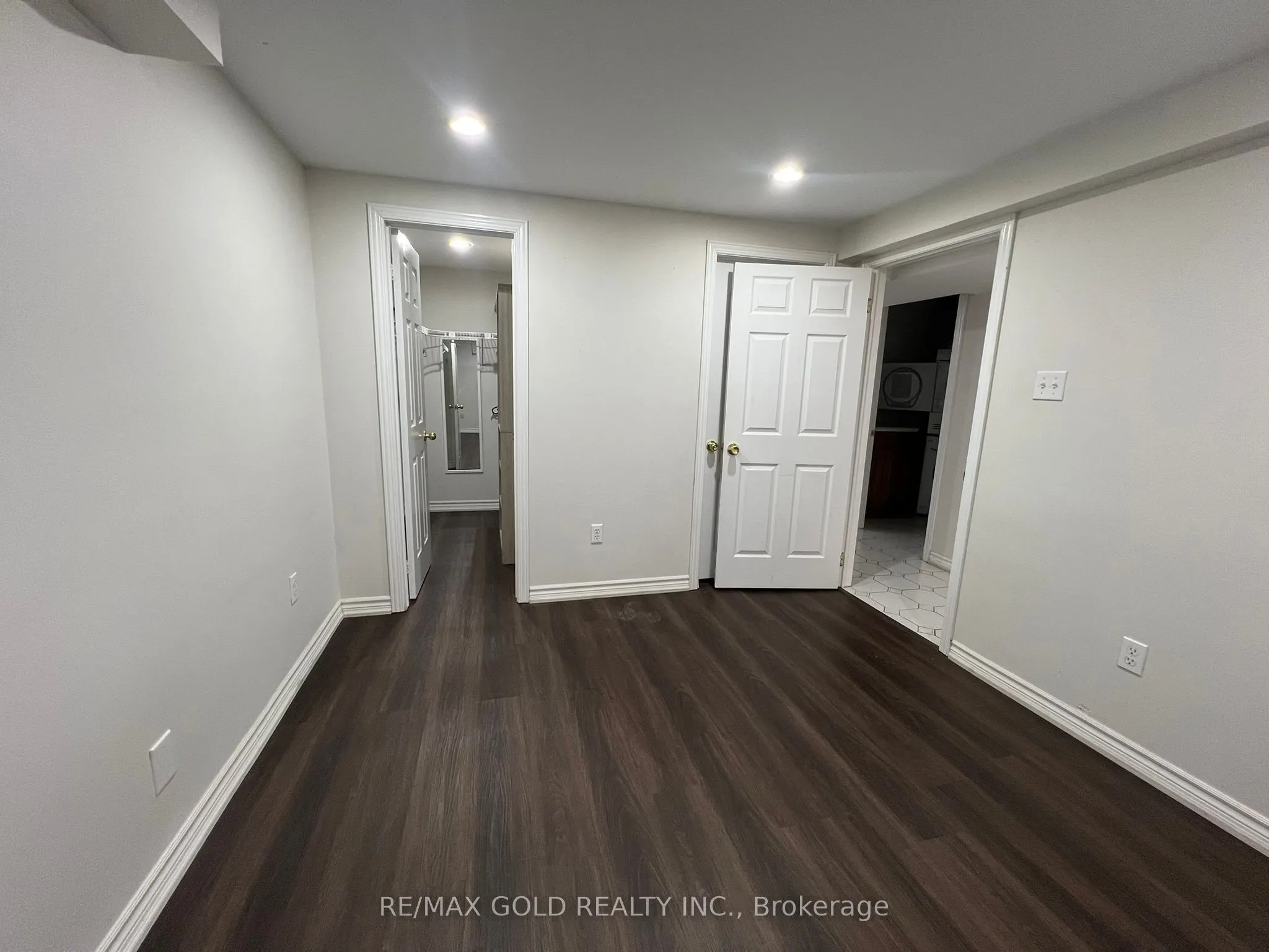 199 Sunforest Drive