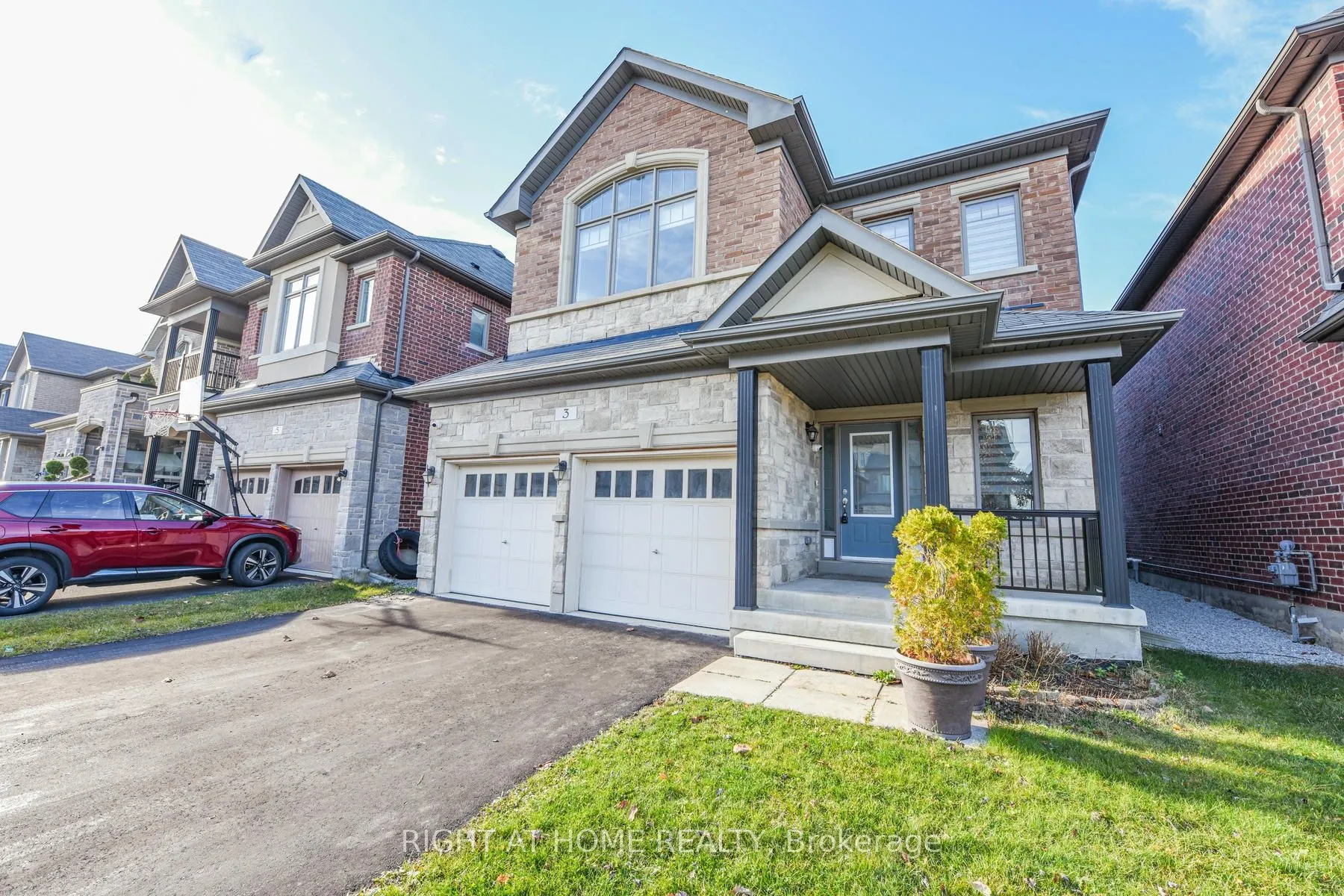 3 Prairie Creek Crescent