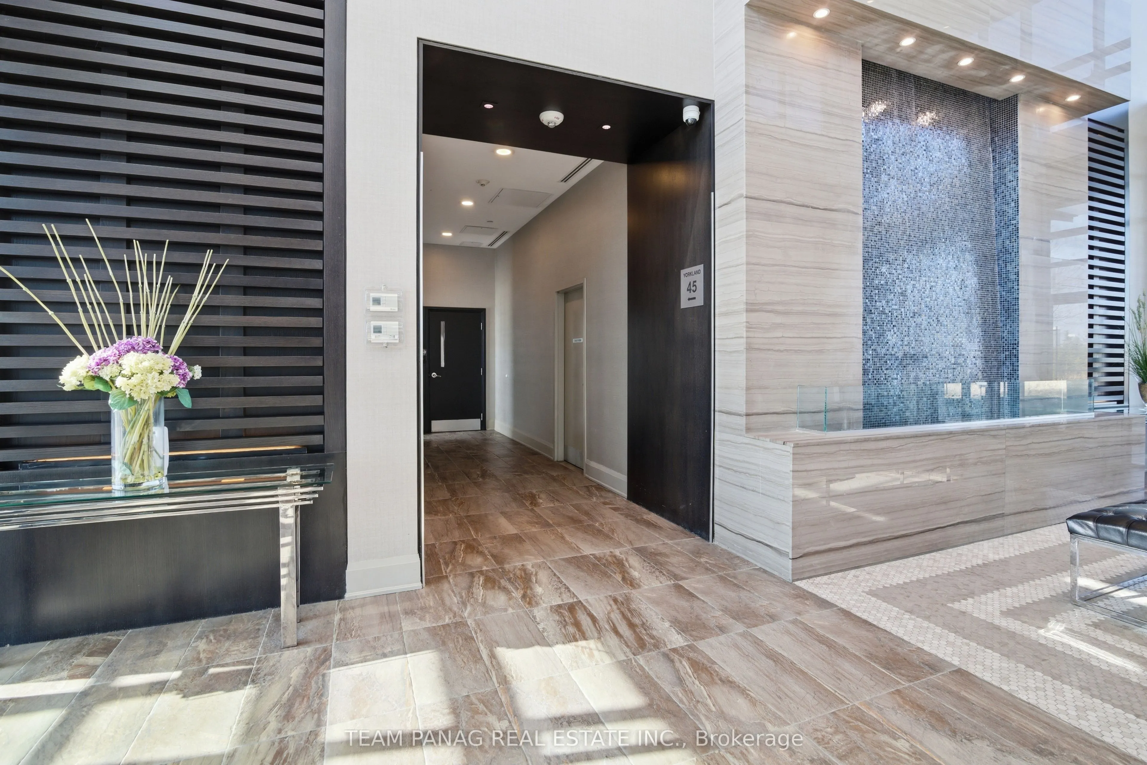 45 Yorkland Boulevard #209
