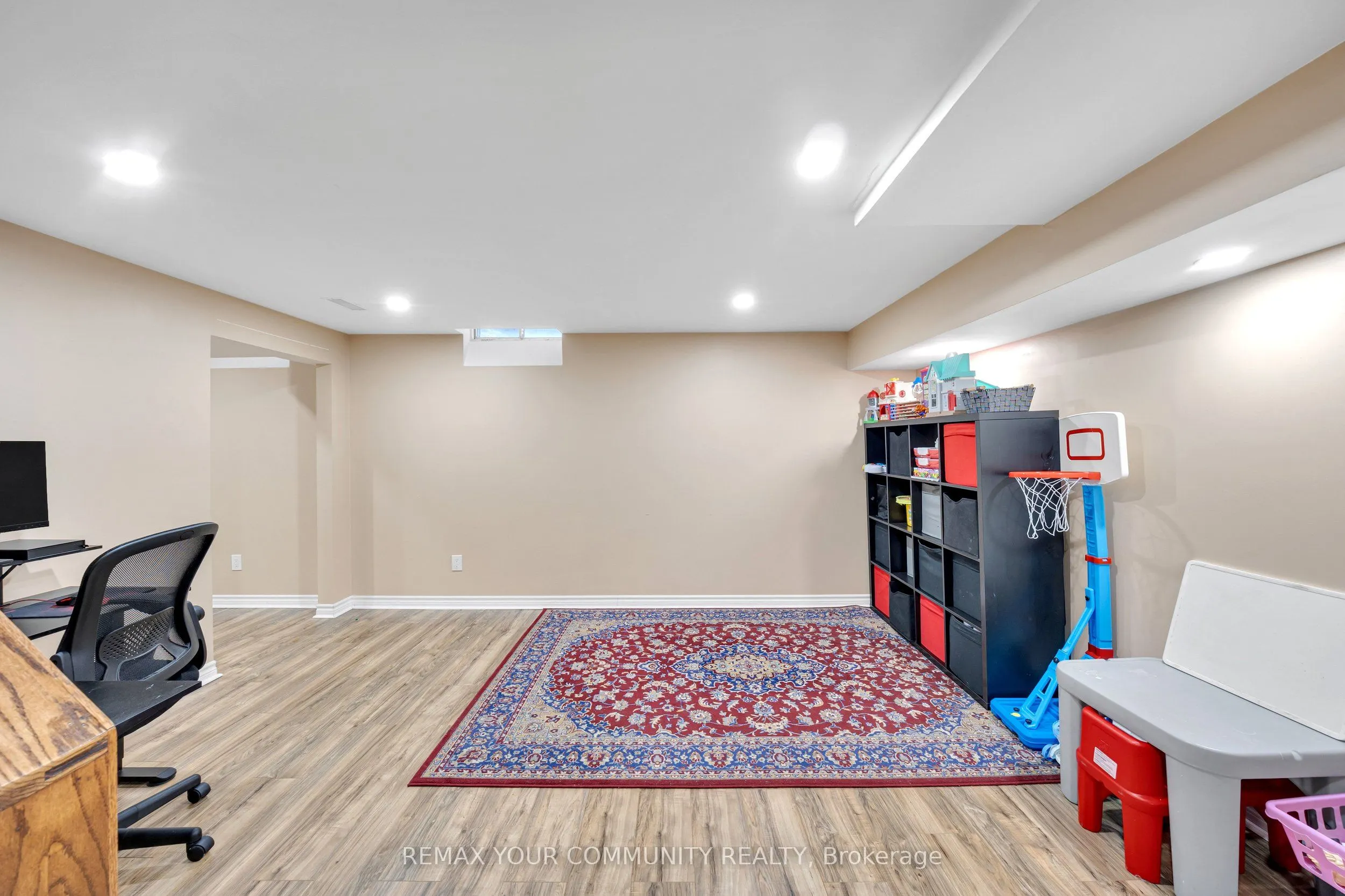 22 MADELAINE Crescent