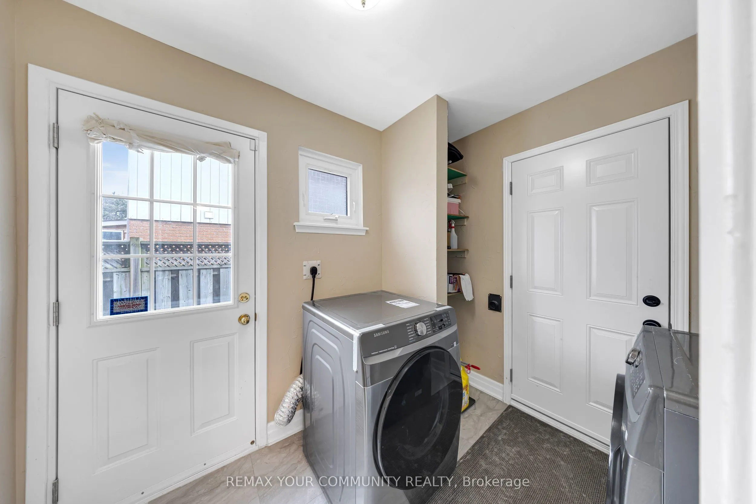 22 MADELAINE Crescent