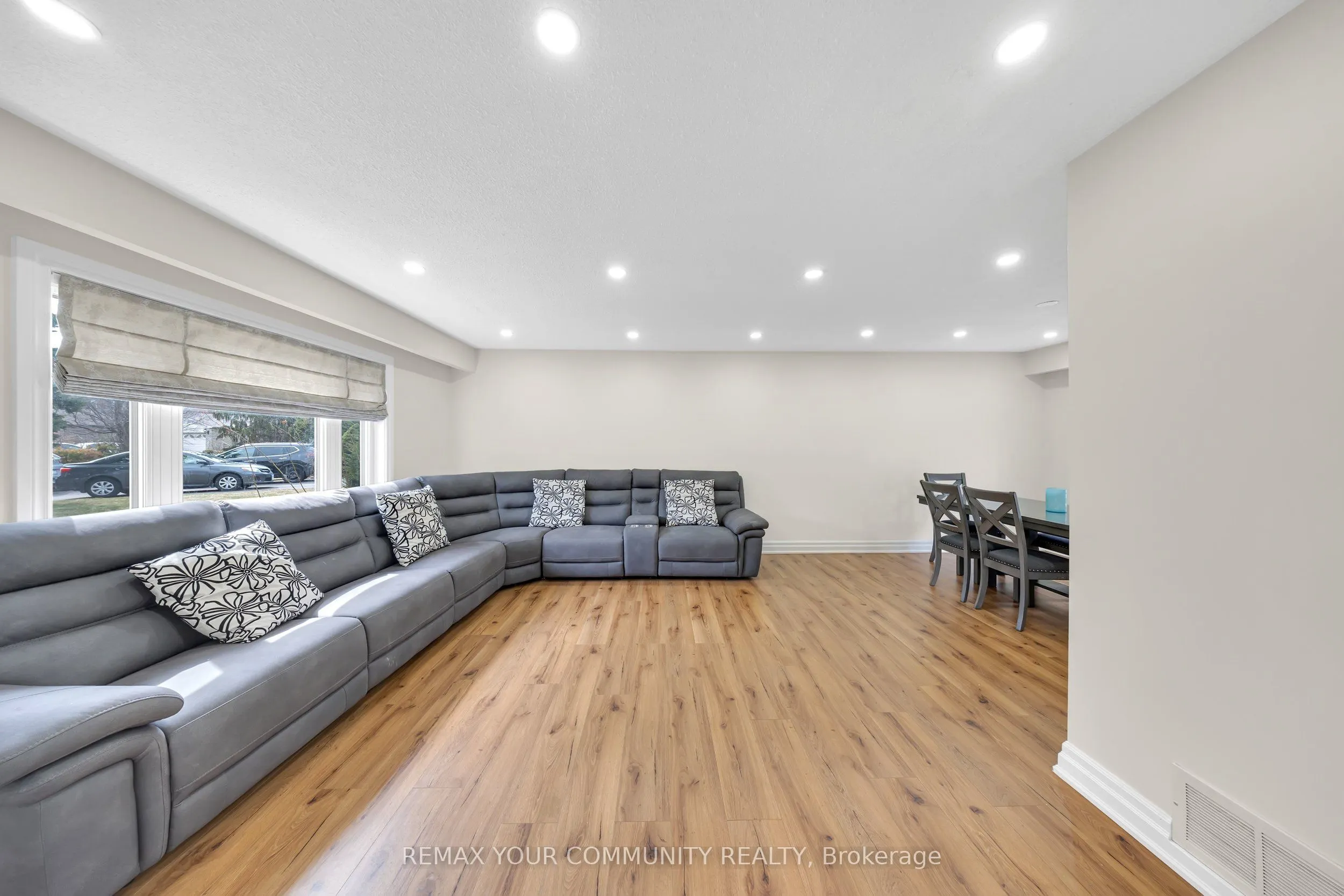 22 MADELAINE Crescent