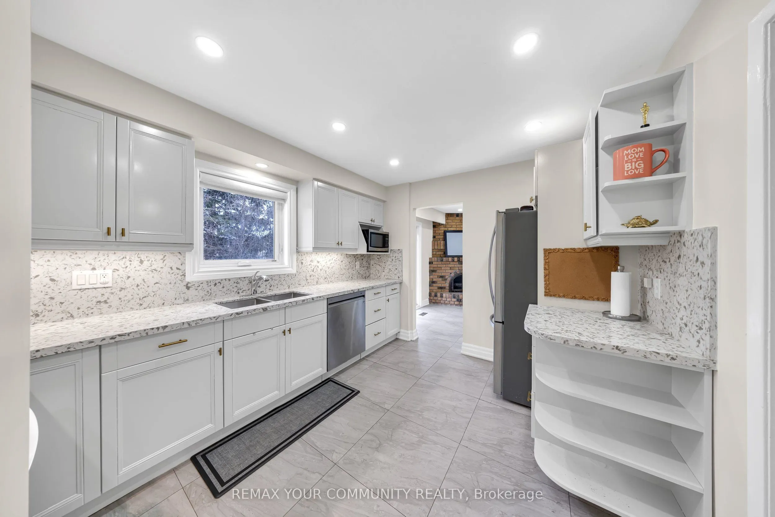 22 MADELAINE Crescent